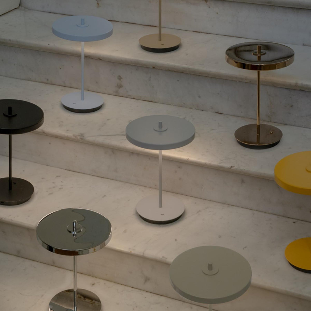 Asteria Move Tischleuchte in Pale Blue präsentiert im Onlineshop von KAQTU Design AG. Tischleuchte ist von Umage