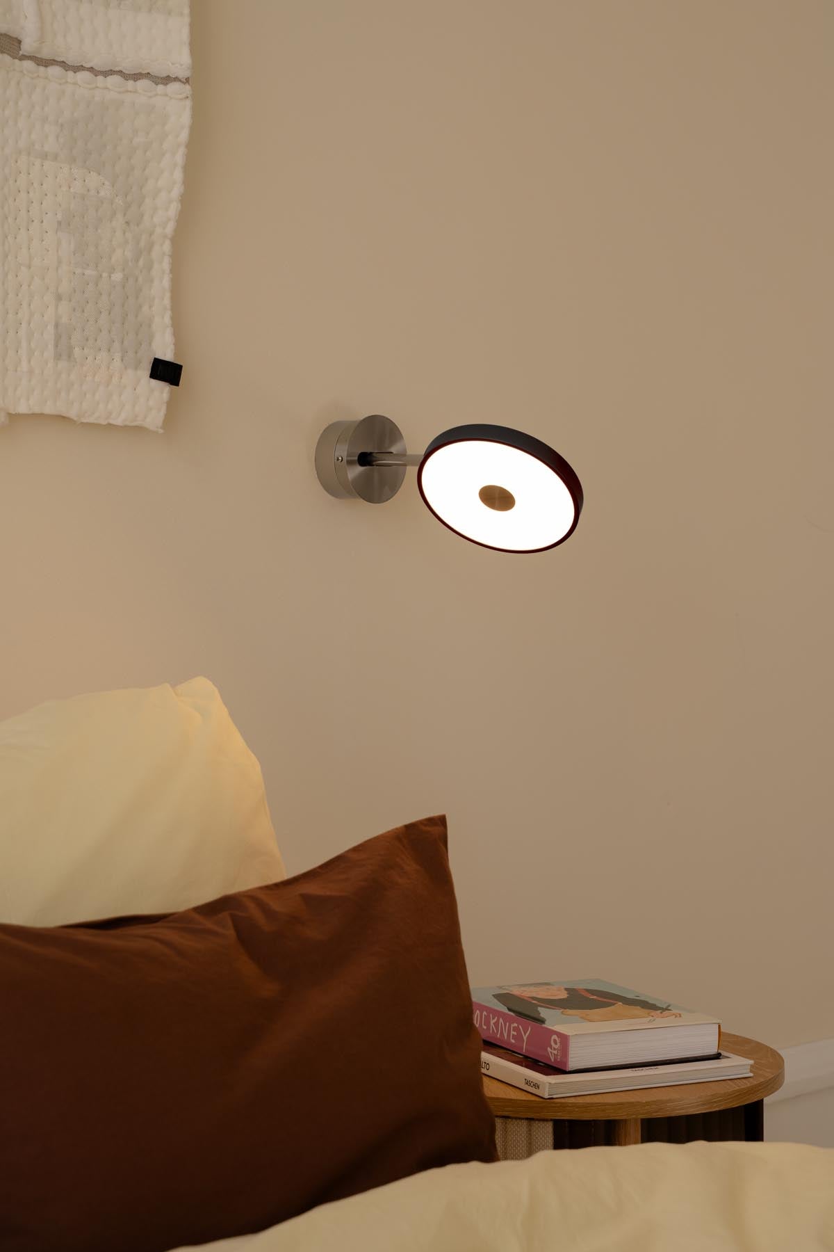 Asteria Wandleuchte short Hardwired in Black präsentiert im Onlineshop von KAQTU Design AG. Wandleuchte ist von Umage