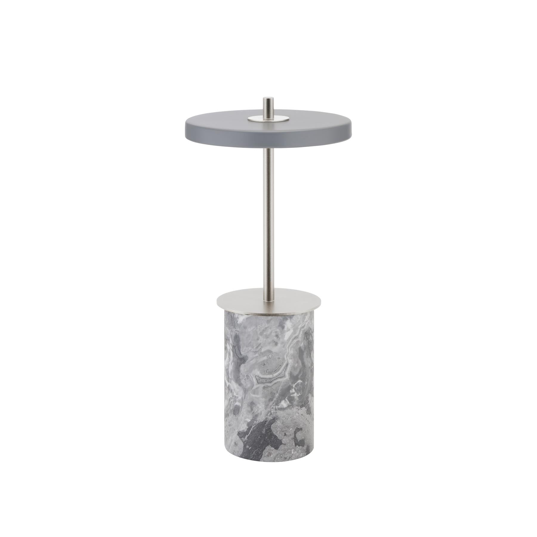 Elegante Asteria Move Mini Tischleuchte in stilvollem Design, kombiniert grauen Marmor mit Stahl für eine harmonische Atmosphäre.