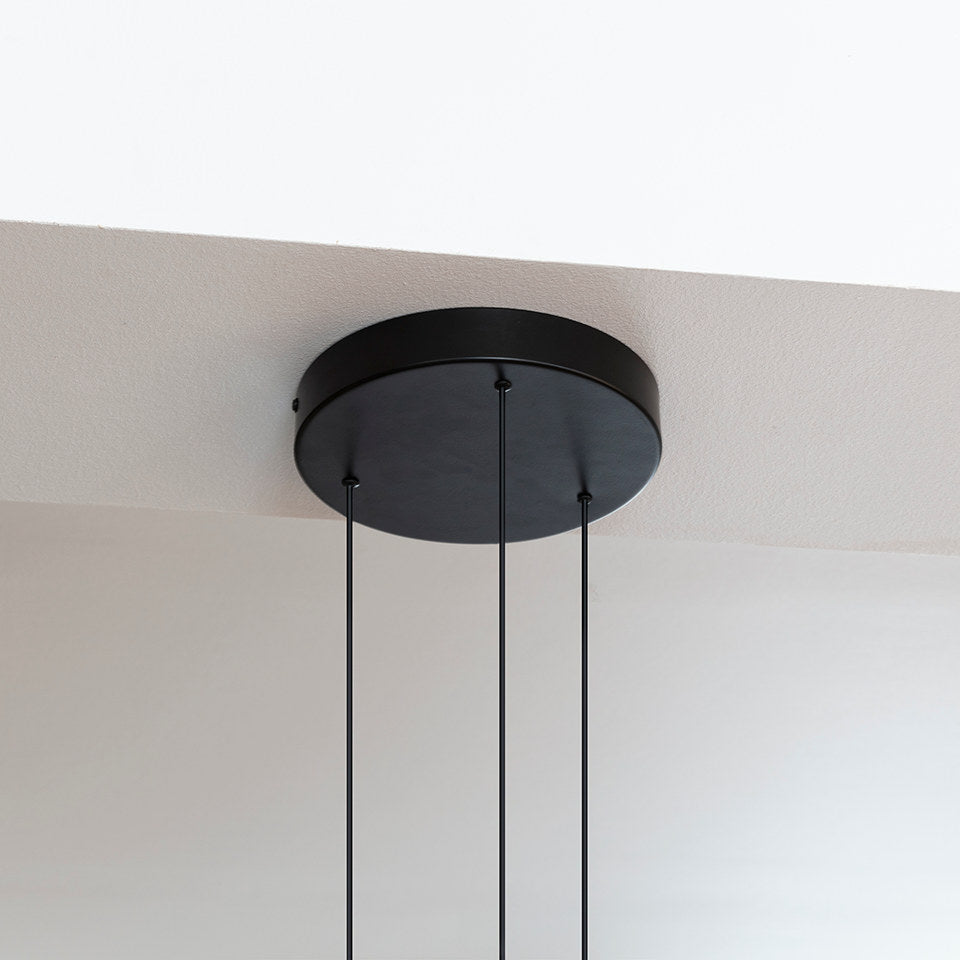 Rosette Mini 3er in Black präsentiert im Onlineshop von KAQTU Design AG. Kabel / Lampenfassung ist von Umage