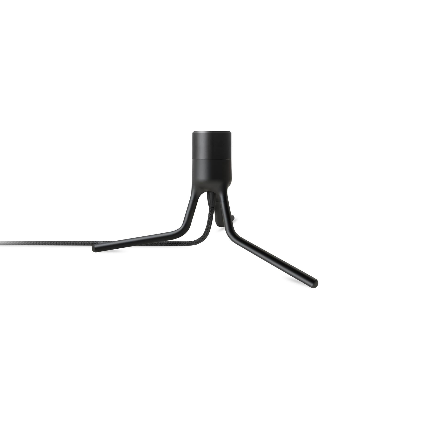 Tripod Base in Black präsentiert im Onlineshop von KAQTU Design AG. Lampenständer ist von Umage