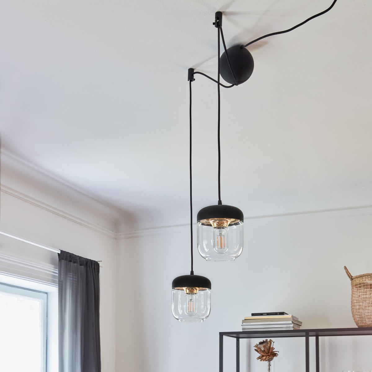 Cannonball in Black präsentiert im Onlineshop von KAQTU Design AG. Kabel / Lampenfassung ist von Umage