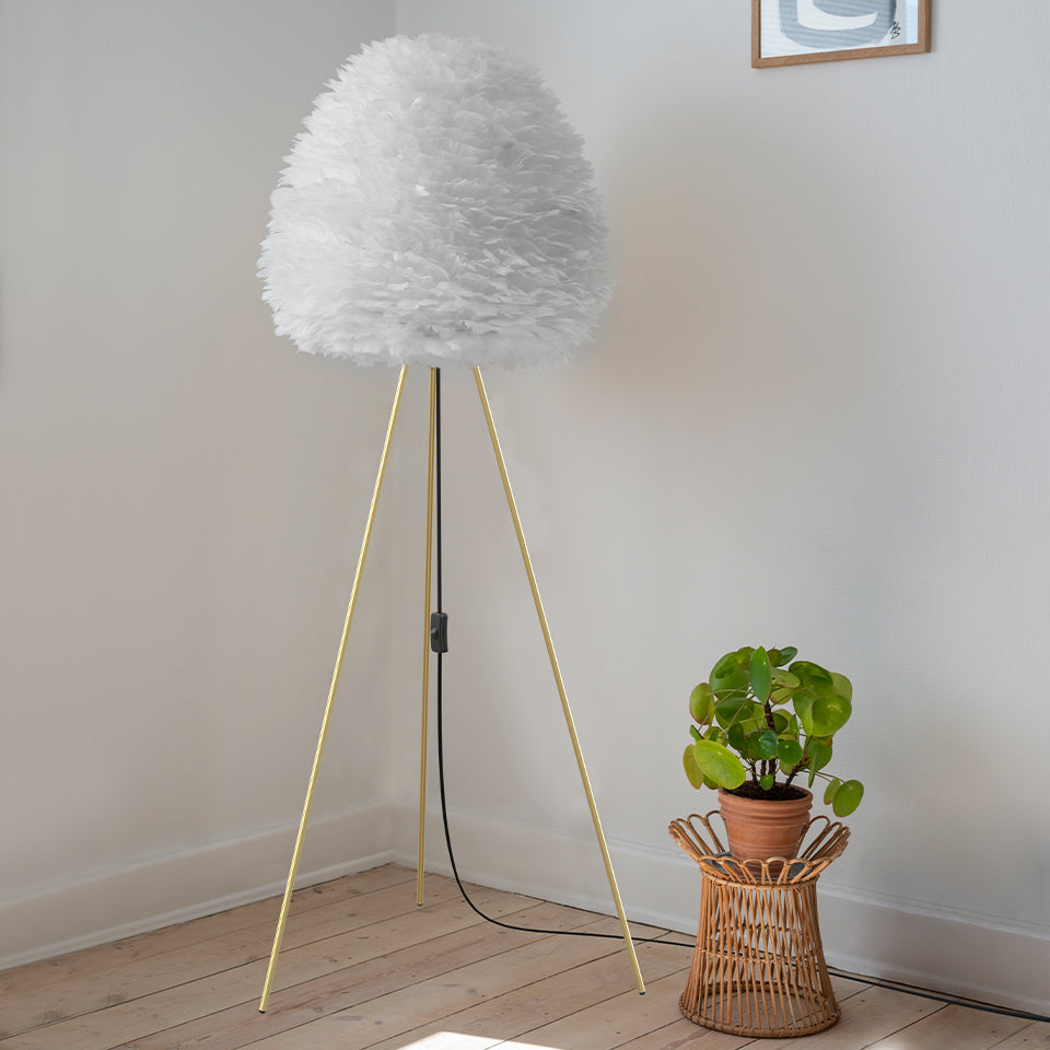 Tripod 3m Kabel in Brushed Brass präsentiert im Onlineshop von KAQTU Design AG. Lampenständer ist von Umage