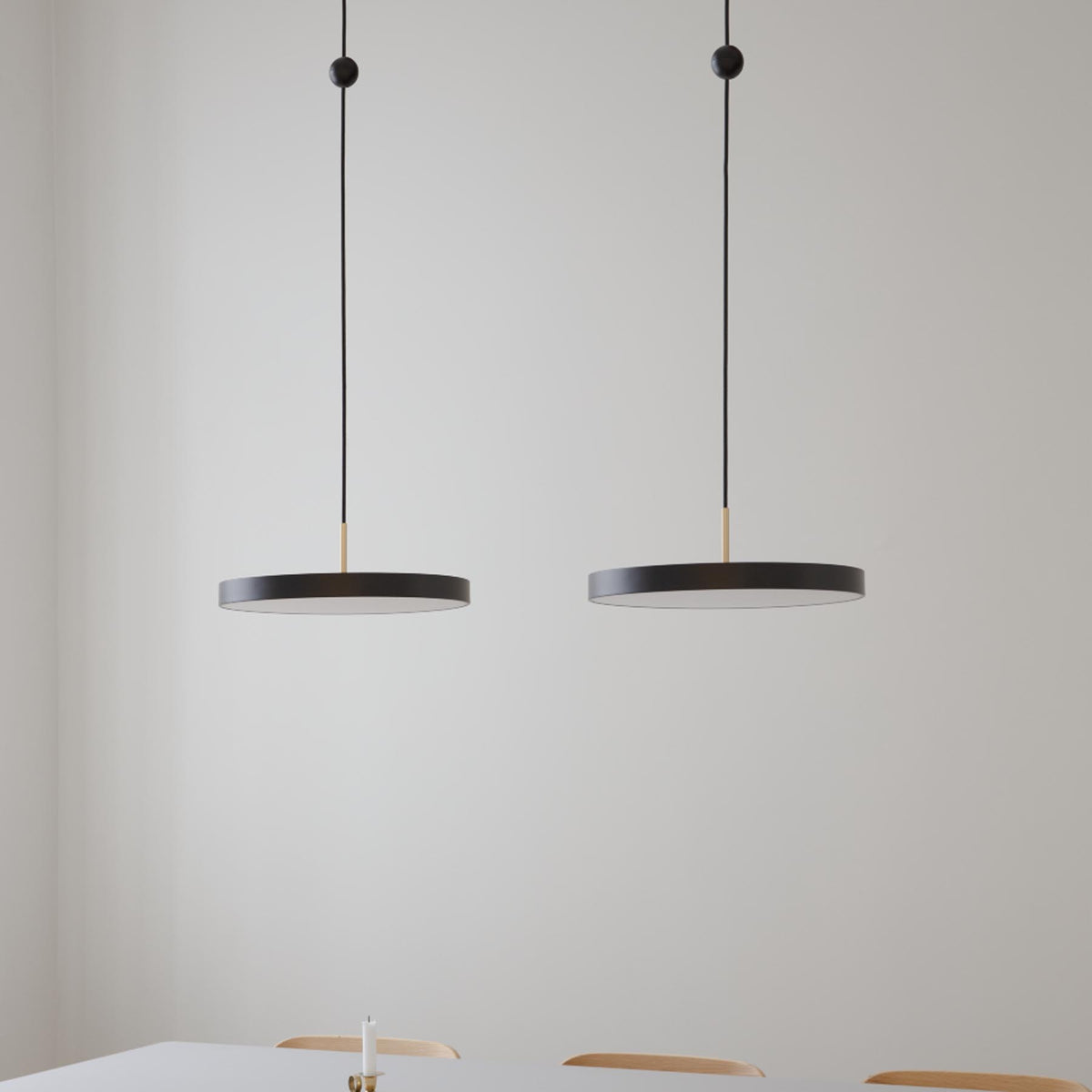 Cord Connector in Black präsentiert im Onlineshop von KAQTU Design AG. Kabel / Lampenfassung ist von Umage