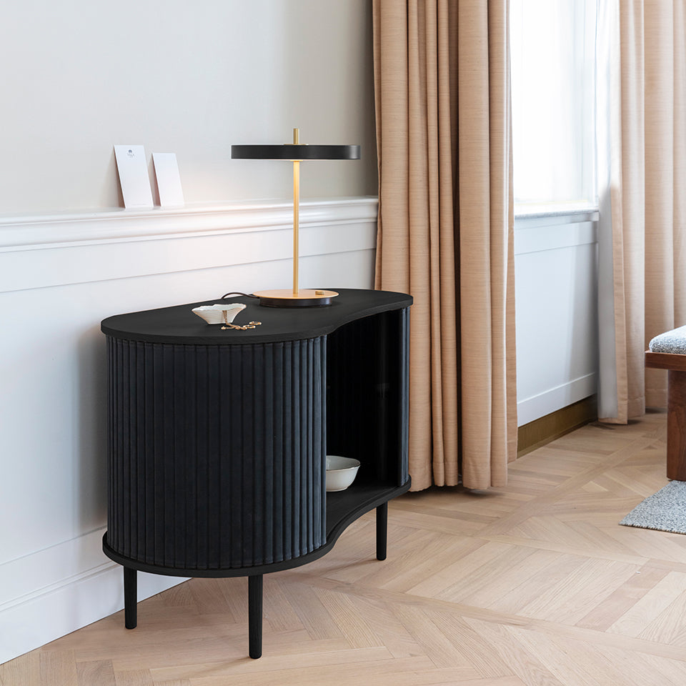 Audacious Kommode in Charcoal präsentiert im Onlineshop von KAQTU Design AG. Kommode ist von Umage