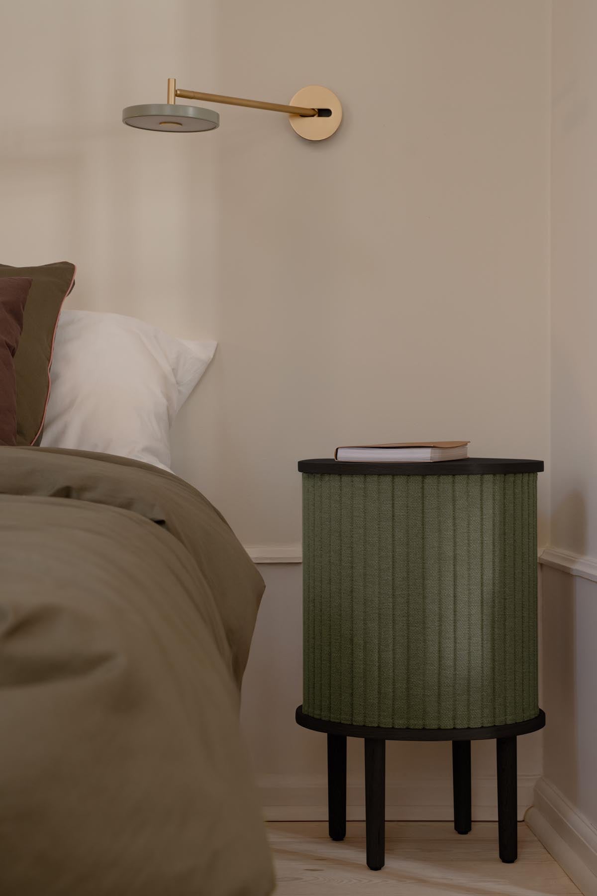Audacious Sideboard Mini in Morning Meadows präsentiert im Onlineshop von KAQTU Design AG. Sideboard ist von Umage
