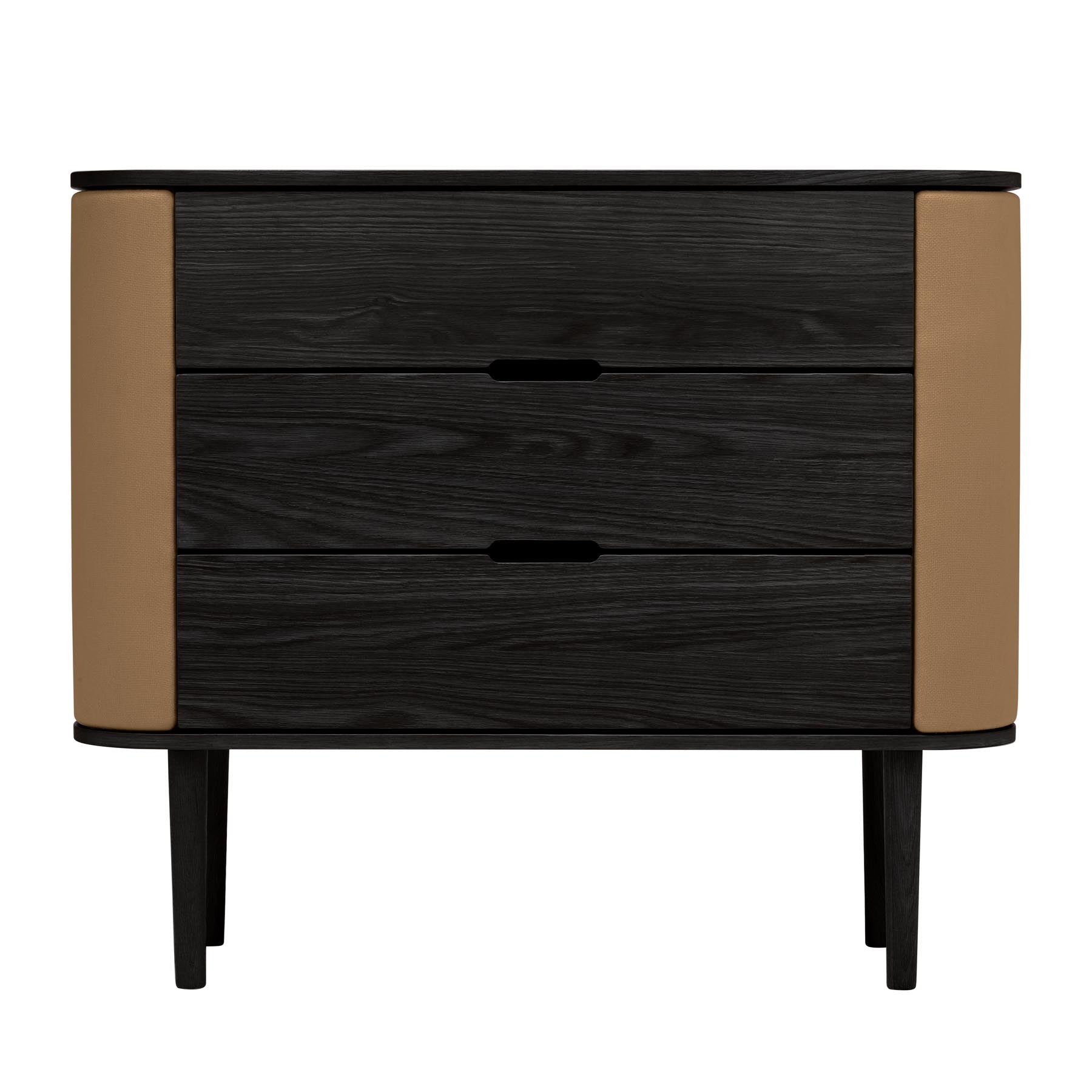 Elegante Treasures Kommode in warmem Sugar Brown von Umage, ideal für moderne Wohnkonzepte und stilvolle Akzente im Raum.