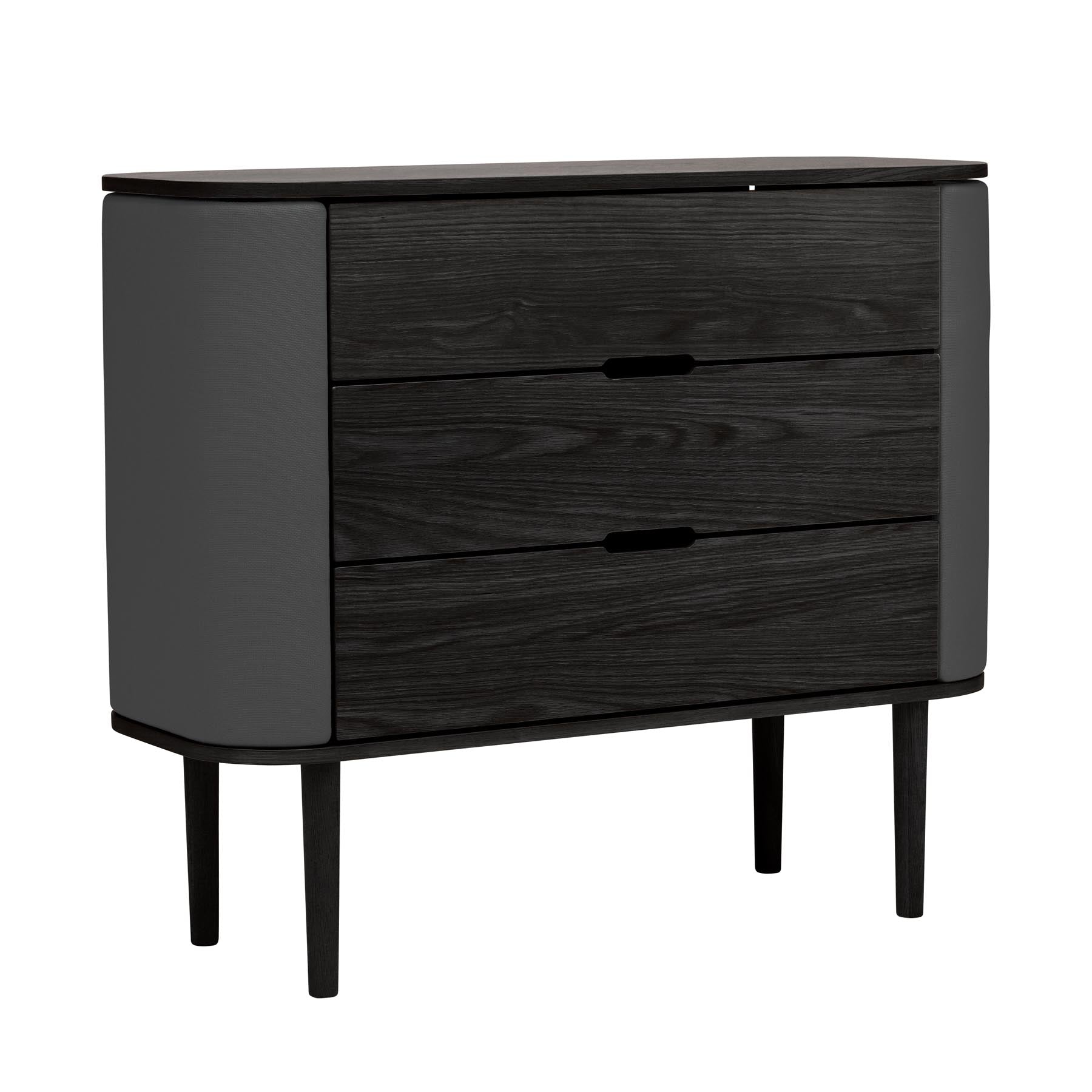 Moderne Treasures Dresser Kommode von Umage in edlem Shadow-Finish, perfekt für stilvolle Akzente in jedem Raum.