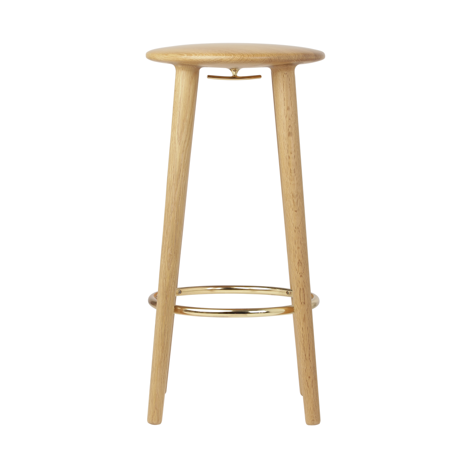 Eleganter Barhocker "The Socialite" von Umage in Eiche, ideal für stilvolle Bars und gesellige Zusammenkünfte. Komfort trifft auf modernes Design.