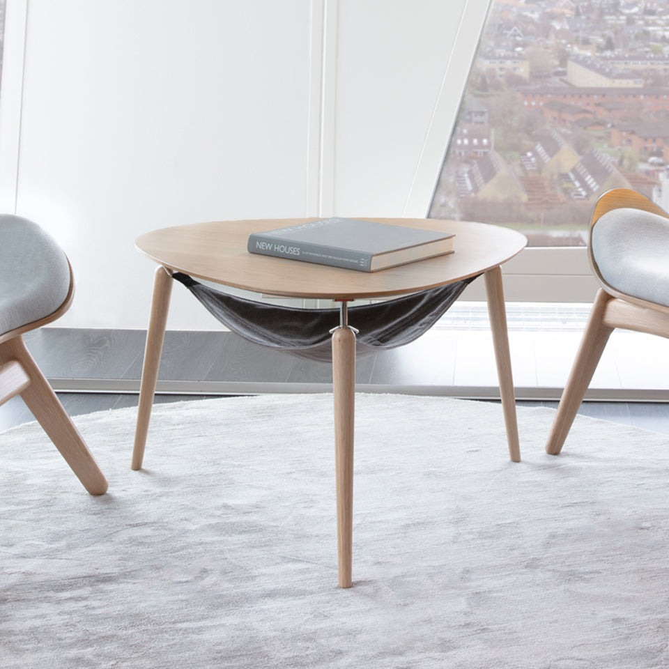 Hang Out Beistelltisch in Schwarz präsentiert im Onlineshop von KAQTU Design AG. Couchtisch ist von Umage