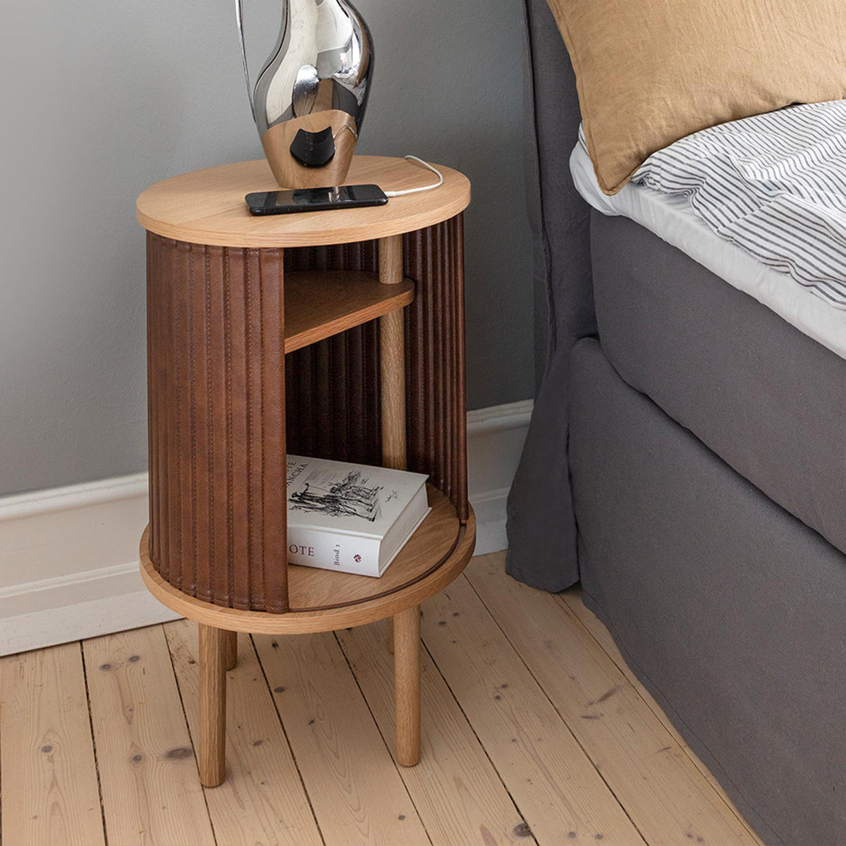 Audacious Sideboard Mini in Hazelnut präsentiert im Onlineshop von KAQTU Design AG. Sideboard ist von Umage