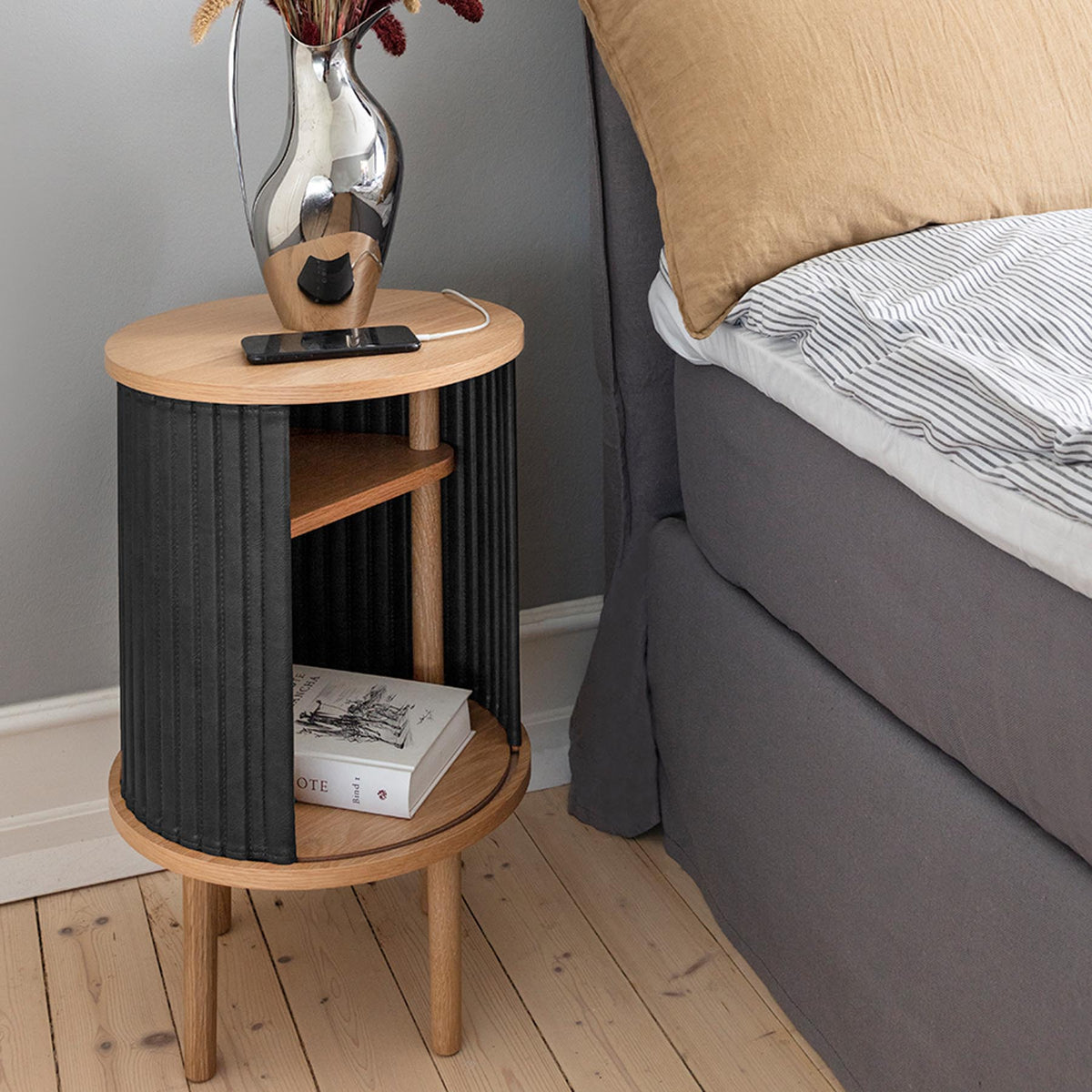 Audacious Sideboard Mini in Charcoal präsentiert im Onlineshop von KAQTU Design AG. Sideboard ist von Umage