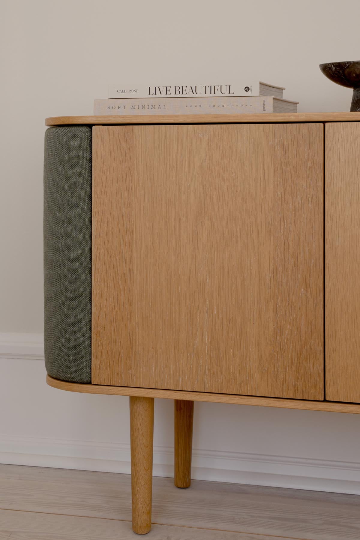 Treasures 2-türig Sideboard in Morning Meadows präsentiert im Onlineshop von KAQTU Design AG. Sideboard ist von Umage