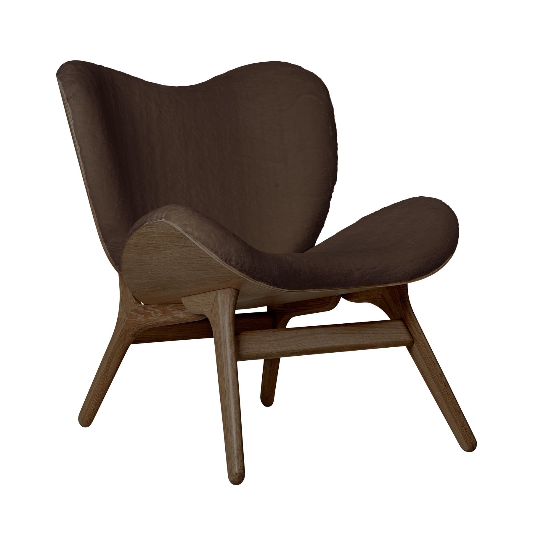 Eleganter A Conversation Piece Low Sessel in Teddy Brown, stilvoll in einem modernen Interieur inszeniert.
