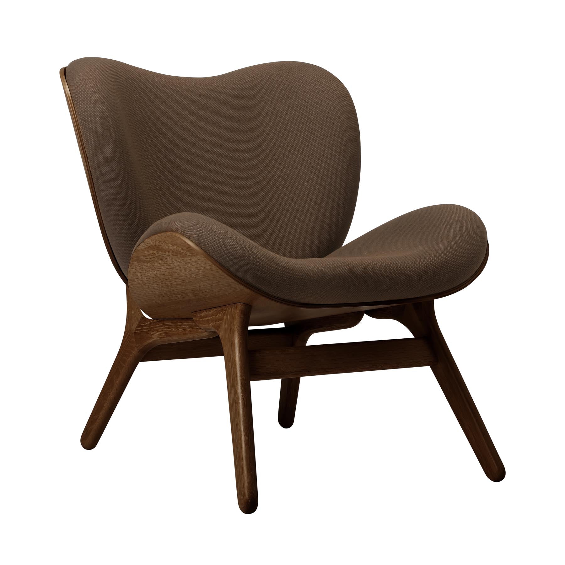 Moderner Low Sessel in warmem Mocca von Umage, perfekt für gemütliche Runden und als stilvolles Highlight in jedem Raum.