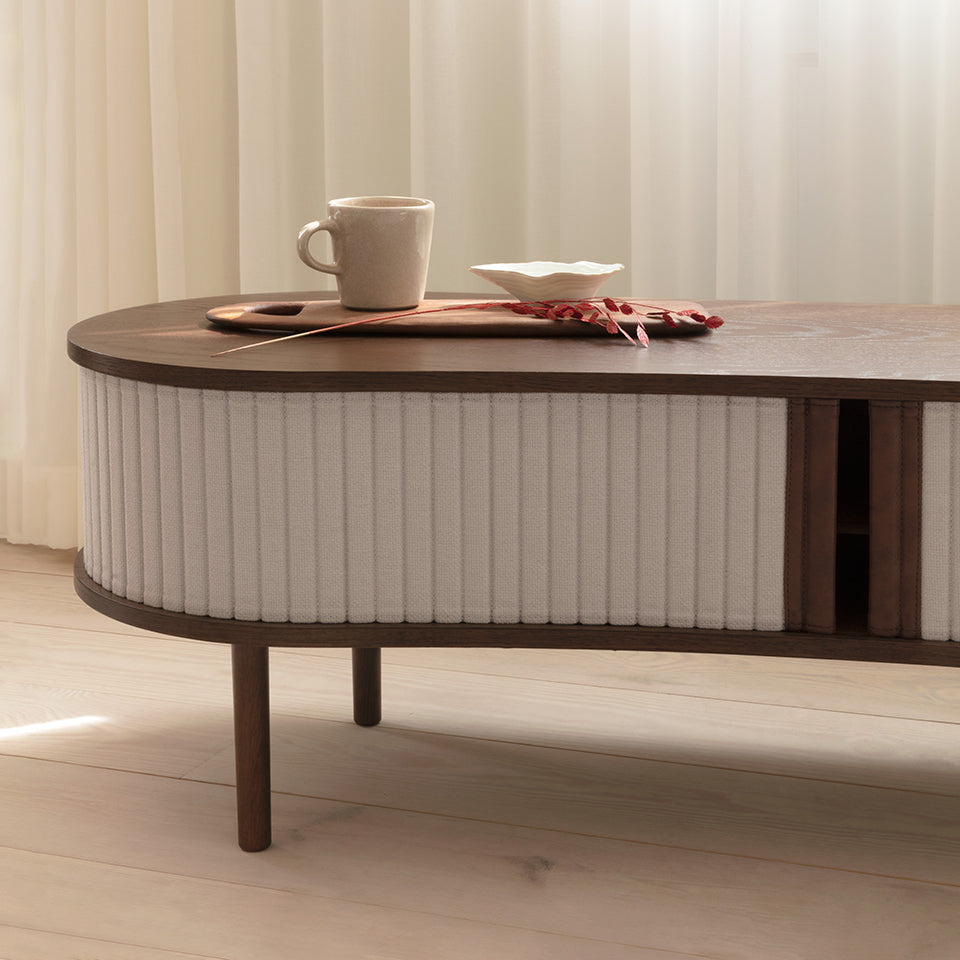 Elegante Audacious TV Bank von Umage in stilvollem Sterling, ideal für modernes Wohndesign und funktionale Raumgestaltung.
