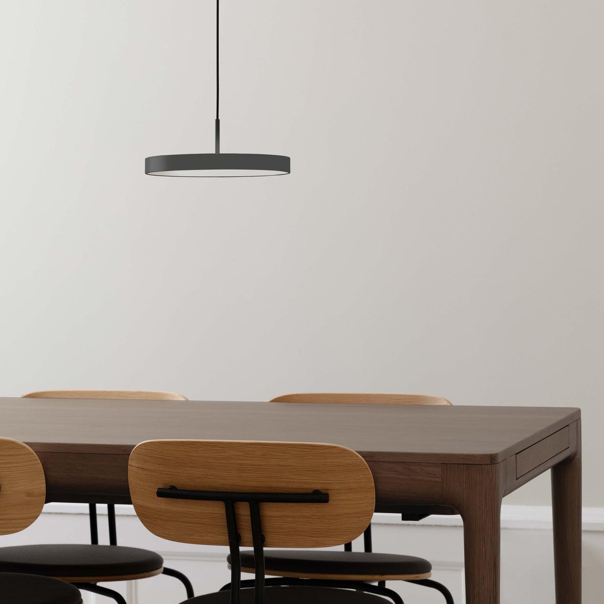 Heart'n'Soul Esstisch in Walnut präsentiert im Onlineshop von KAQTU Design AG. Esstisch ist von Umage
