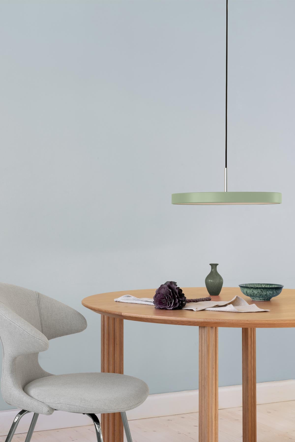 Time Flies Stuhl in Sterling präsentiert im Onlineshop von KAQTU Design AG. Stuhl mit Armlehne ist von Umage