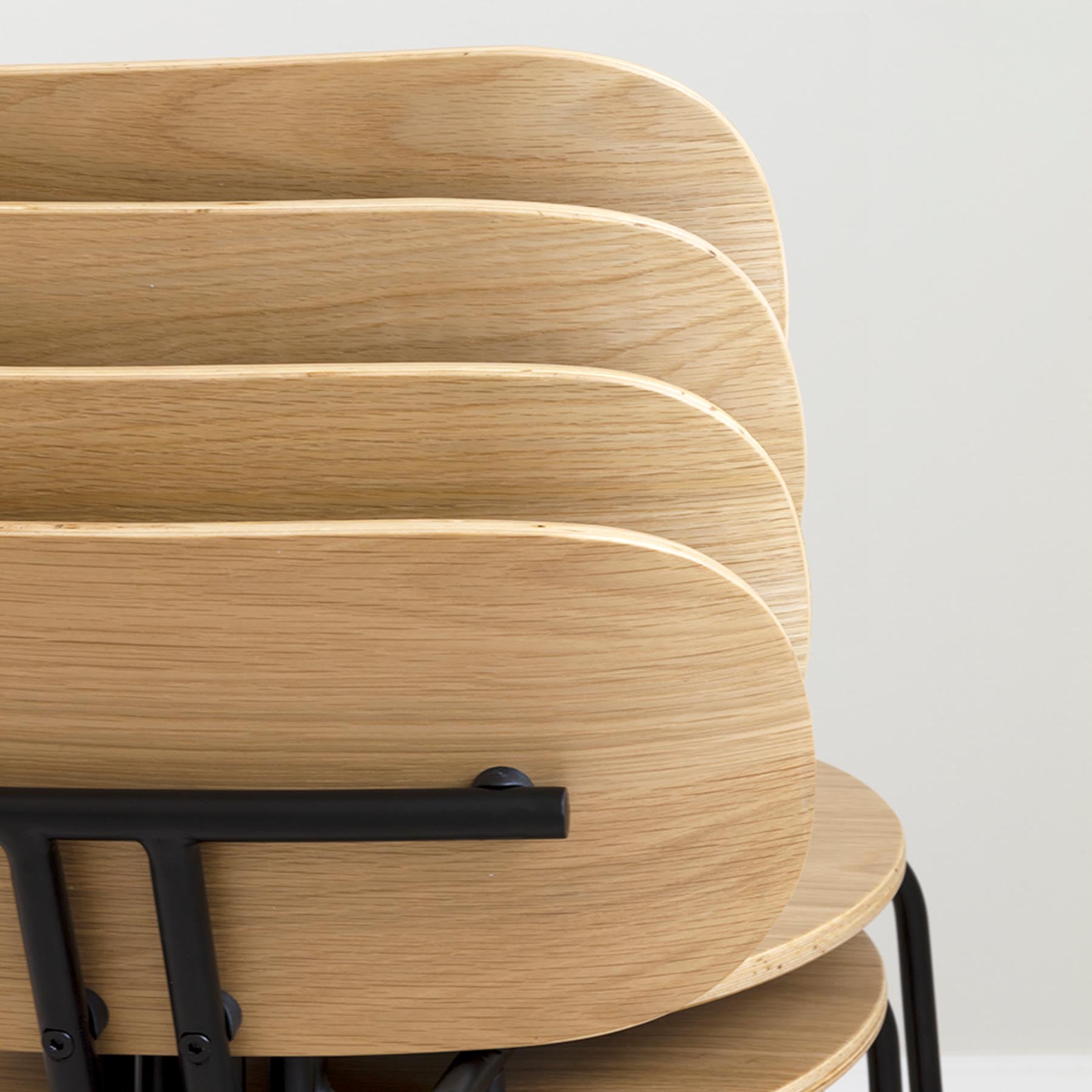 Curious Stuhl gepolstert in Sugar Brown präsentiert im Onlineshop von KAQTU Design AG. Stuhl ist von Umage