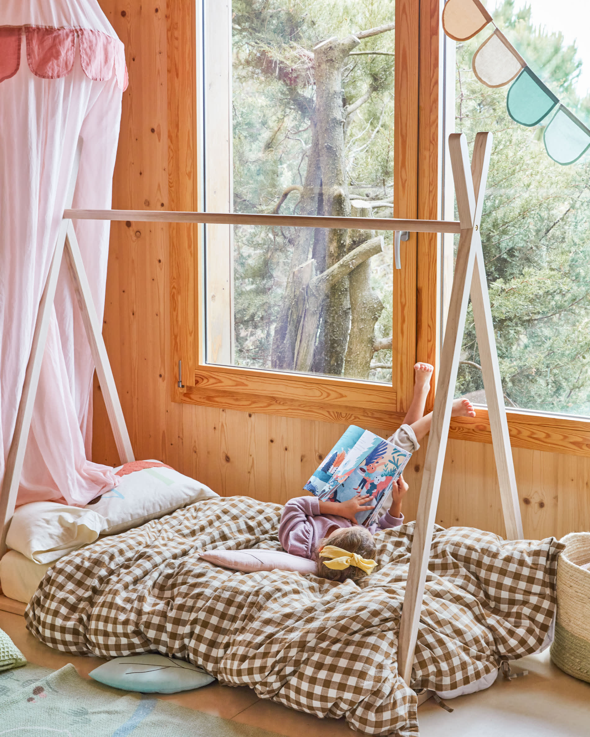 Die Valery Adaptive Foam Matratze 90 x 190 cm von Kave Home vereint Komfort, Hygiene und Sicherheit für einen erholsamen Schlaf deines Kindes.
