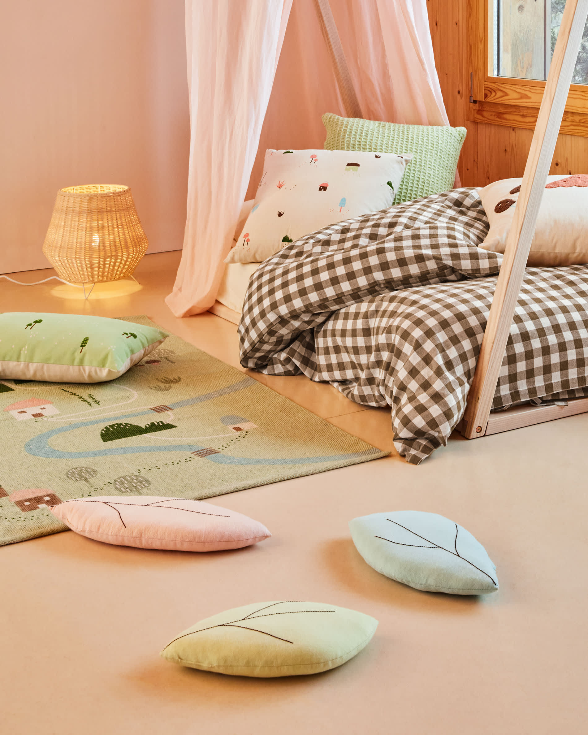Die Valery Adaptive Foam Matratze 90 x 190 cm von Kave Home bietet optimalen Schlafkomfort, einfache Reinigung und höchste Sicherheit für dein Kind.