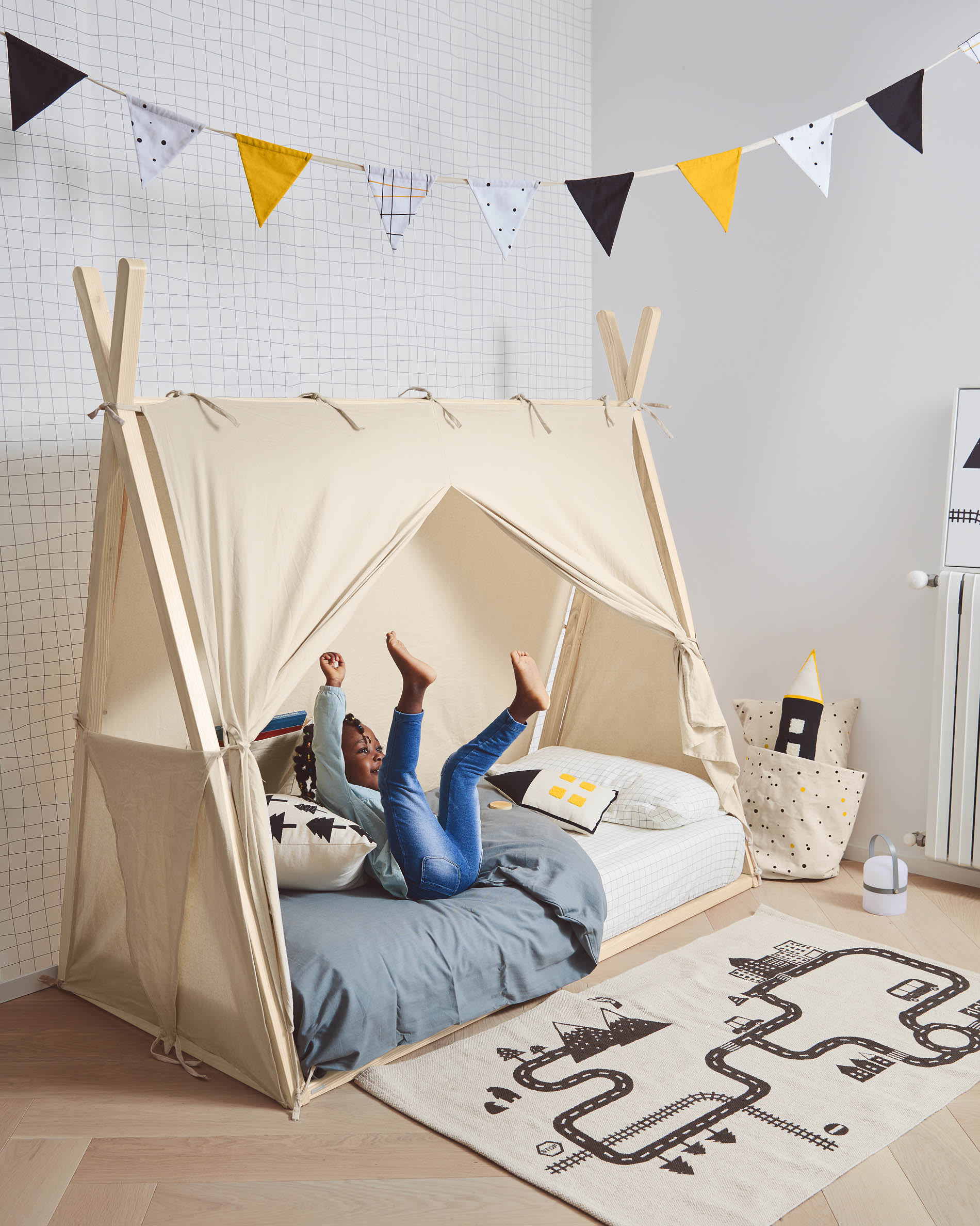 Die Valery Adaptive Foam Matratze 90 x 190 cm von Kave Home bietet ergonomischen Schlafkomfort und ist ideal für Kinderbetten. Hygienisch und sicher!