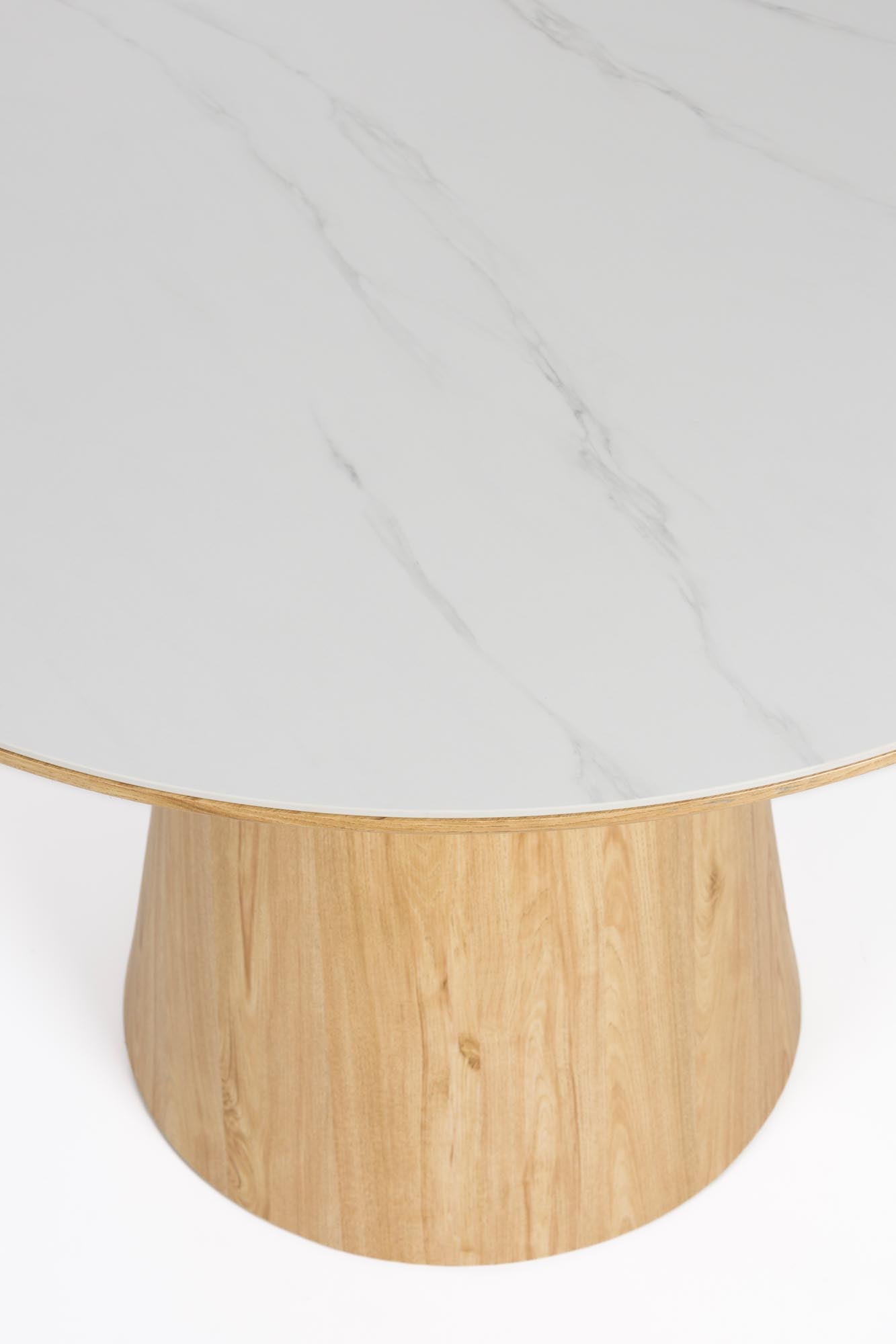 Der Almira Esstisch Round von White Label Living begeistert mit elegantem, runden Design und hochwertiger Verarbeitung für unvergessliche Essmomente.