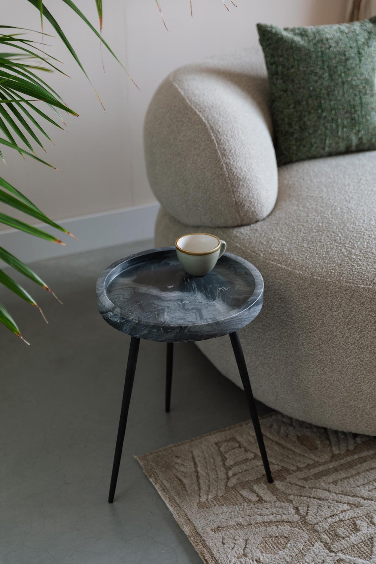 Beistelltisch Karrara Grey in Schwarz präsentiert im Onlineshop von KAQTU Design AG. Beistelltisch ist von White Label Living