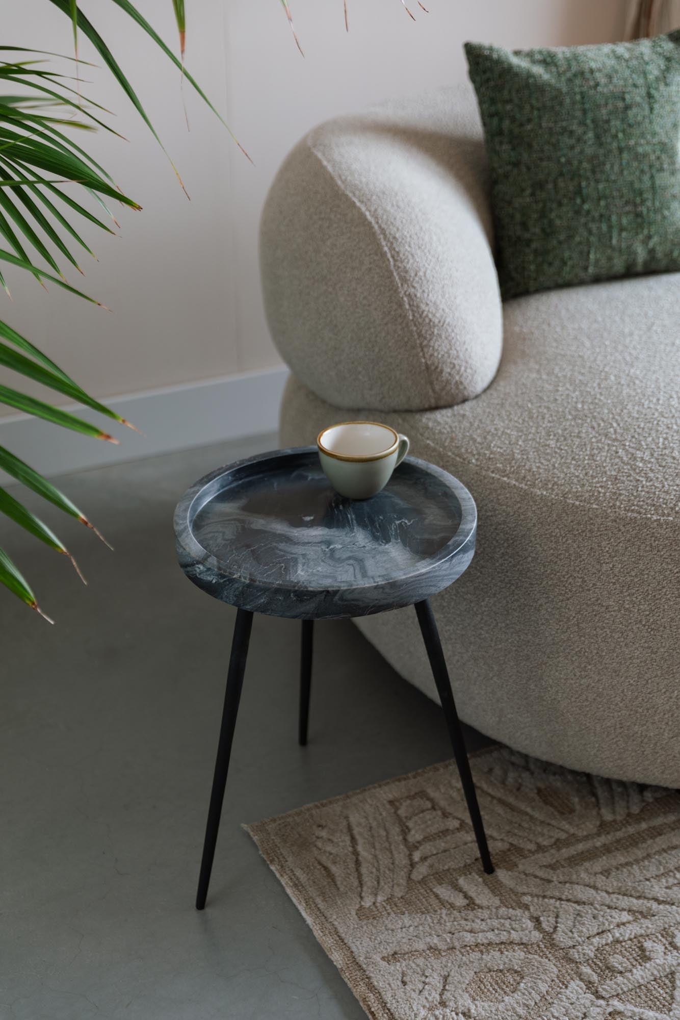 Beistelltisch Karrara Grey in schwarz präsentiert im Onlineshop von KAQTU Design AG. Beistelltisch ist von White Label Living