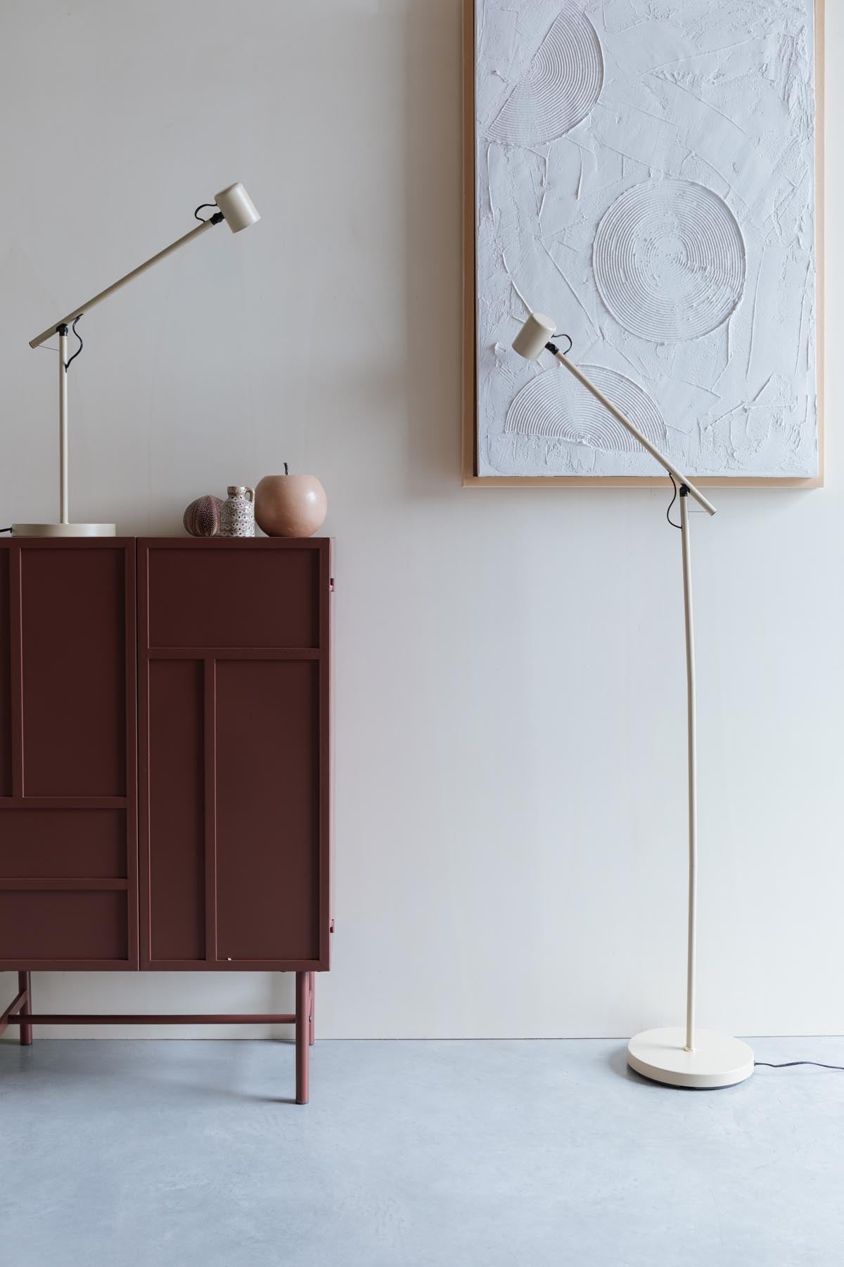 Stehlampe Aero in beige präsentiert im Onlineshop von KAQTU Design AG. Stehleuchte ist von White Label Living