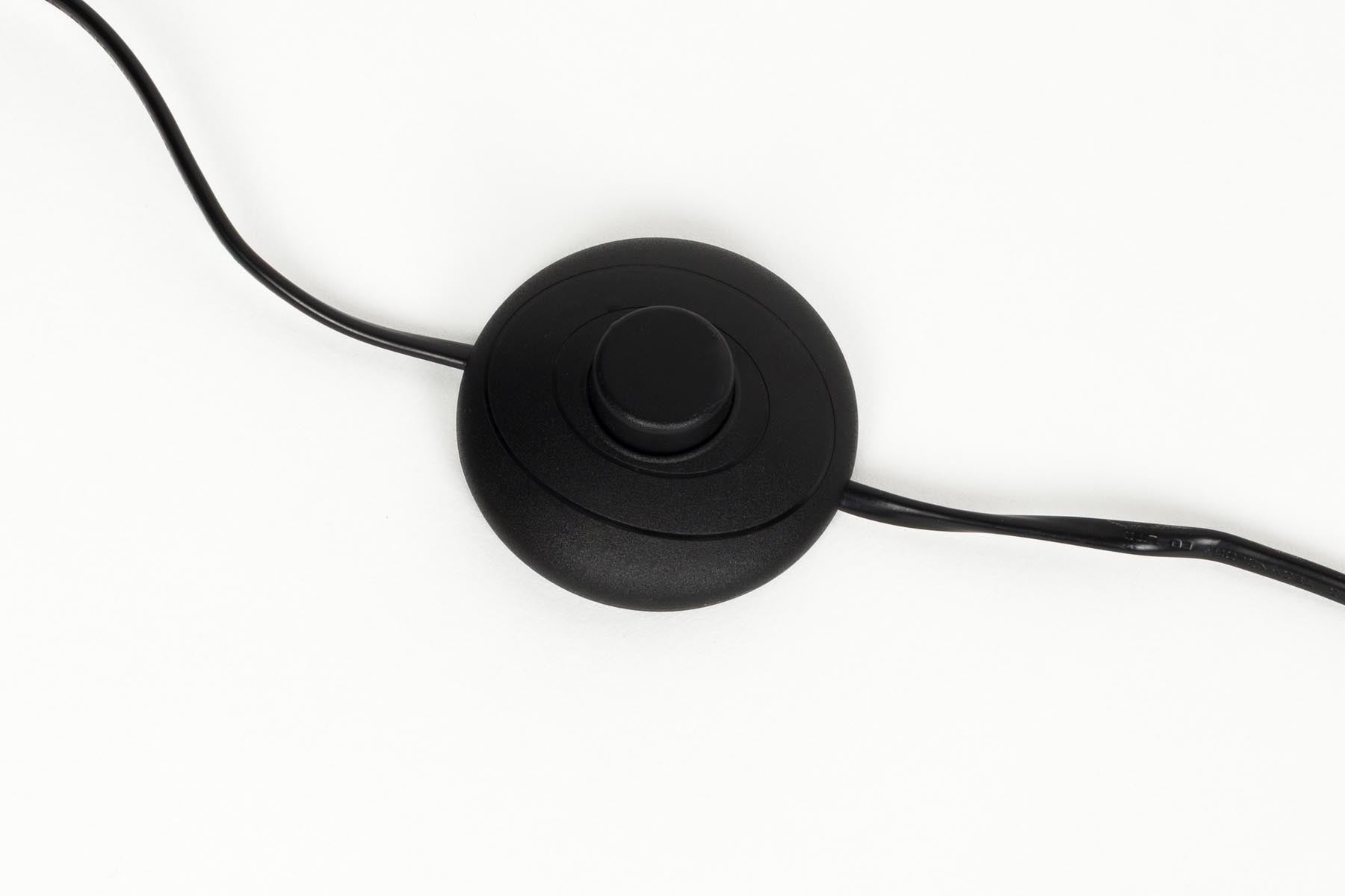 Stehlampe Aero in Grün präsentiert im Onlineshop von KAQTU Design AG. Stehleuchte ist von White Label Living