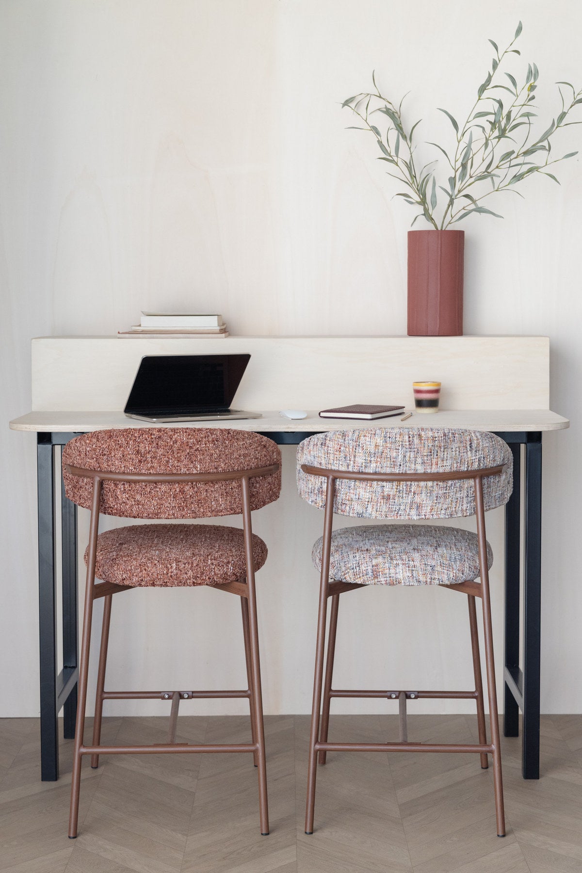 Barhocker Claes in beige präsentiert im Onlineshop von KAQTU Design AG. Barhocker ist von White Label Living