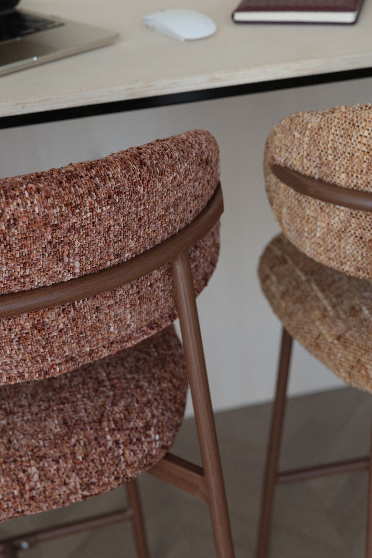 Barhocker Claes in Rot präsentiert im Onlineshop von KAQTU Design AG. Barhocker ist von White Label Living