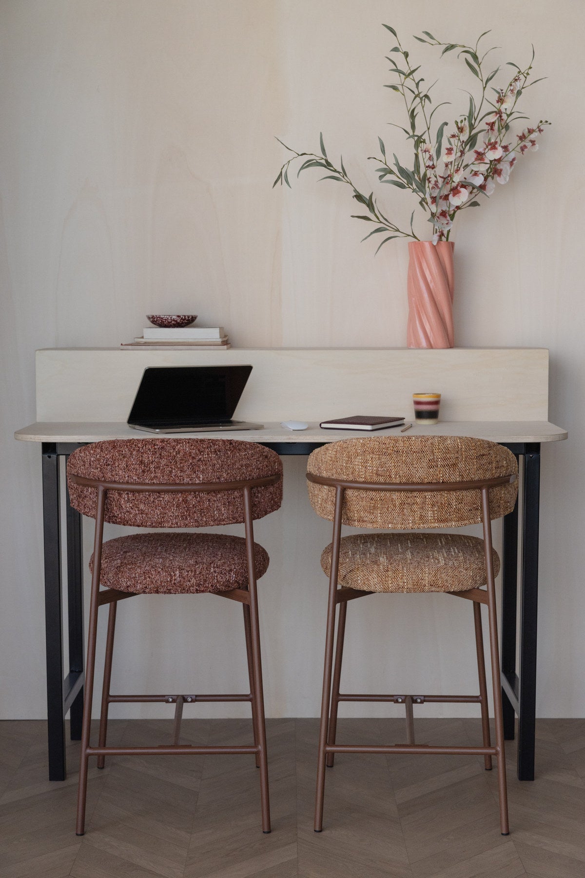 Barhocker Claes in Rot präsentiert im Onlineshop von KAQTU Design AG. Barhocker ist von White Label Living