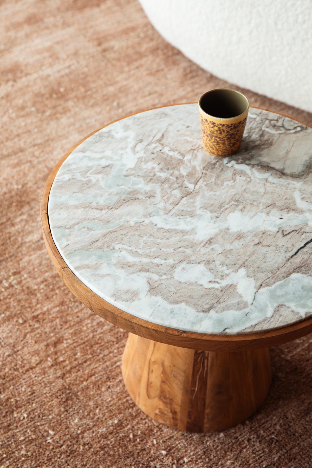 Kaffeetisch Mees in Braun präsentiert im Onlineshop von KAQTU Design AG. Couchtisch ist von White Label Living