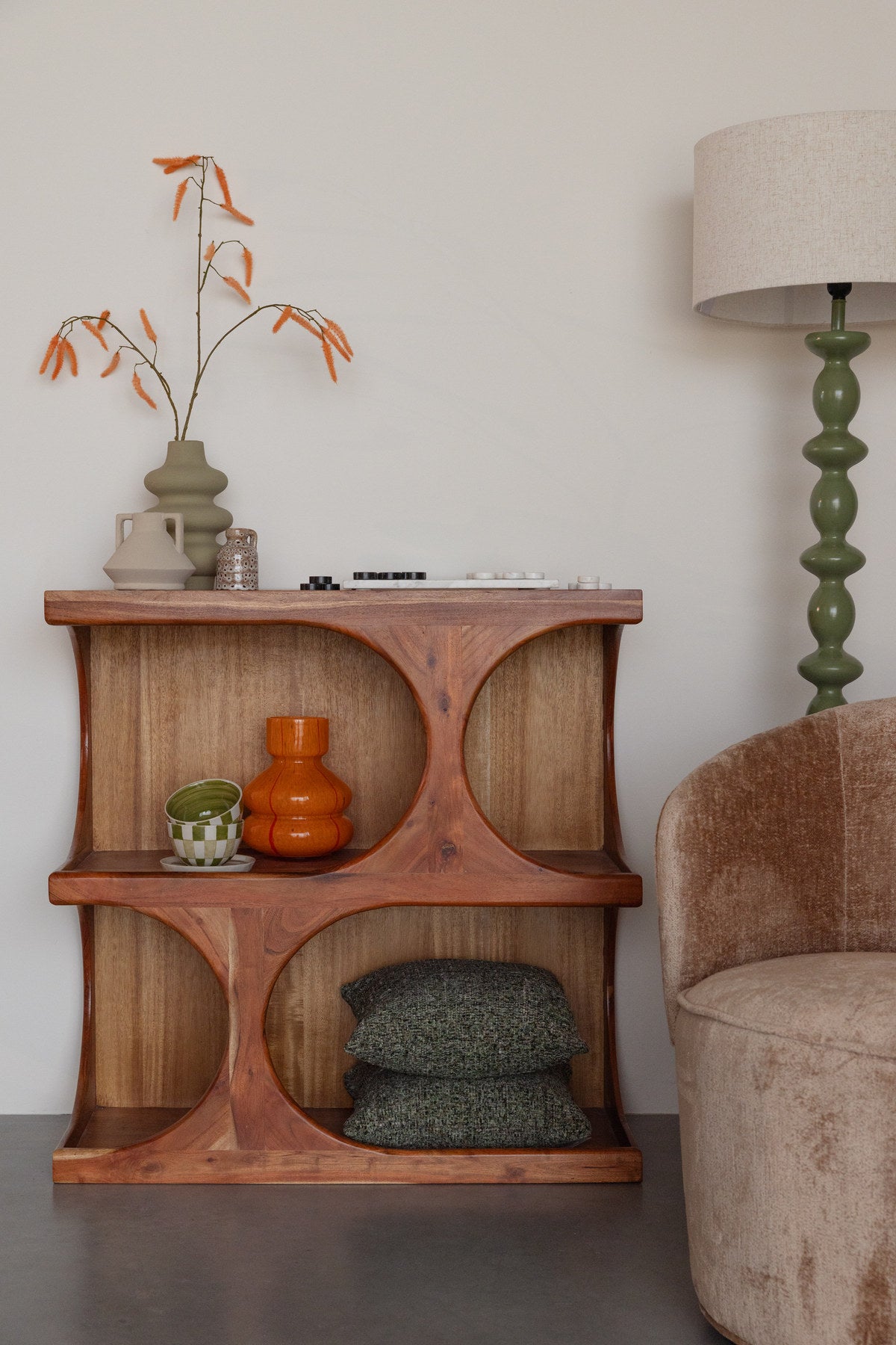 Offenes Cabinet Ruben in Braun aus Akazienholz mit sichtbarer Maserung