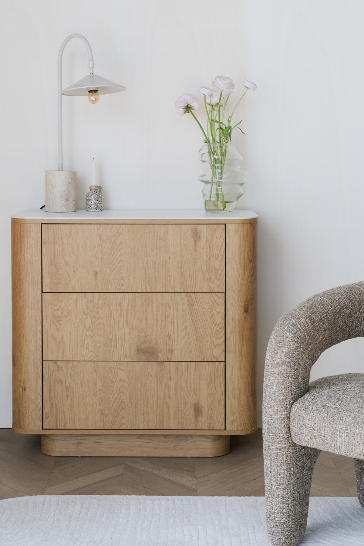 Kommode Almira in Natur präsentiert im Onlineshop von KAQTU Design AG. Kommode ist von White Label Living