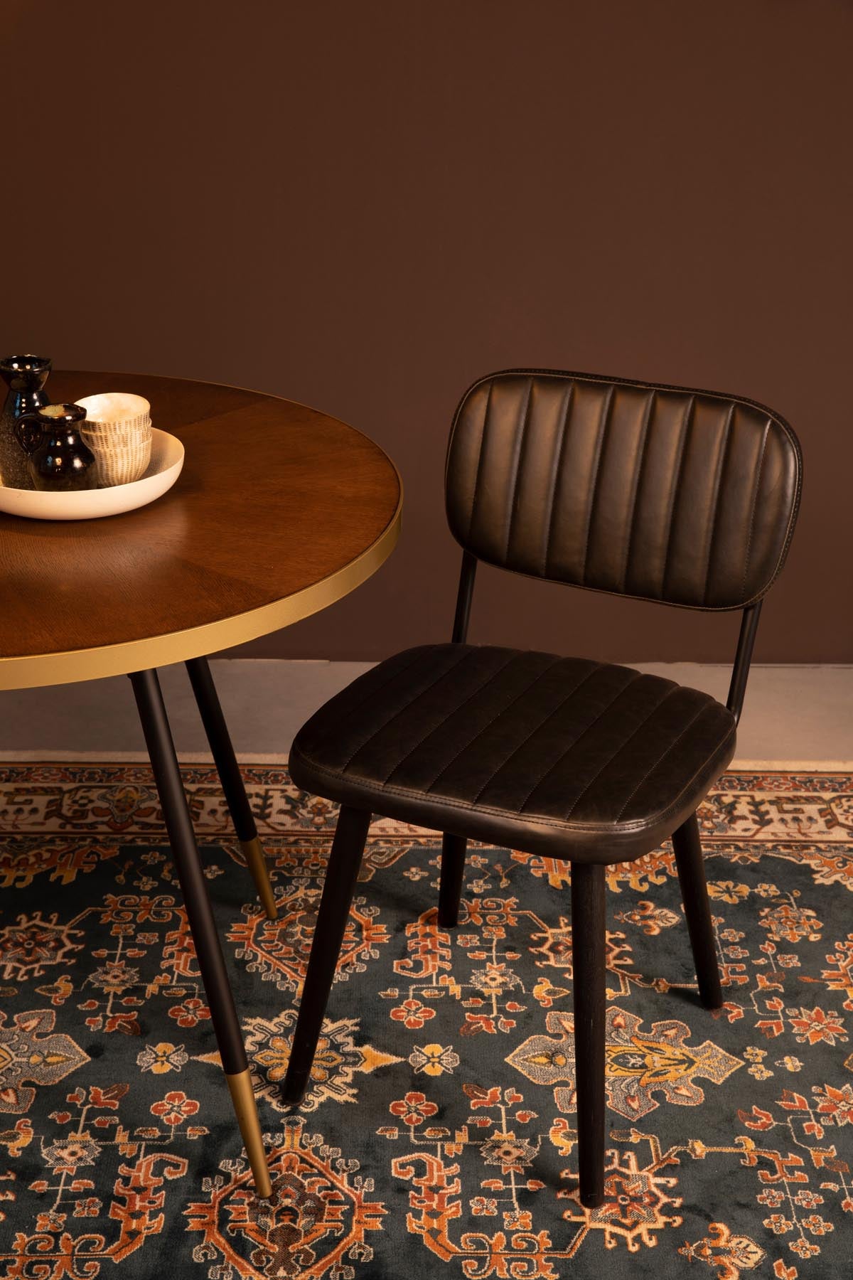 Stuhl JAKE WORN in Schwarz präsentiert im Onlineshop von KAQTU Design AG. Stuhl ist von White Label Living