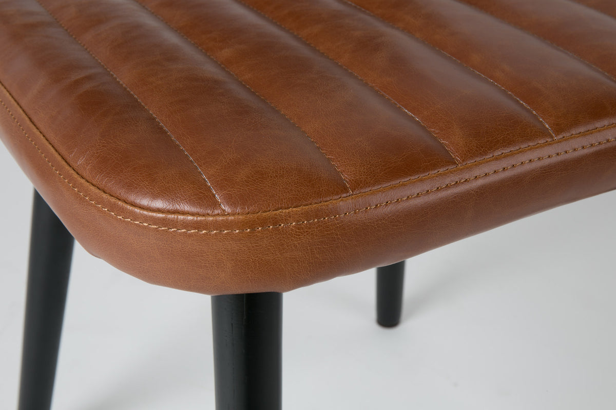 Stuhl JAKE WORN in Braun präsentiert im Onlineshop von KAQTU Design AG. Stuhl ist von White Label Living
