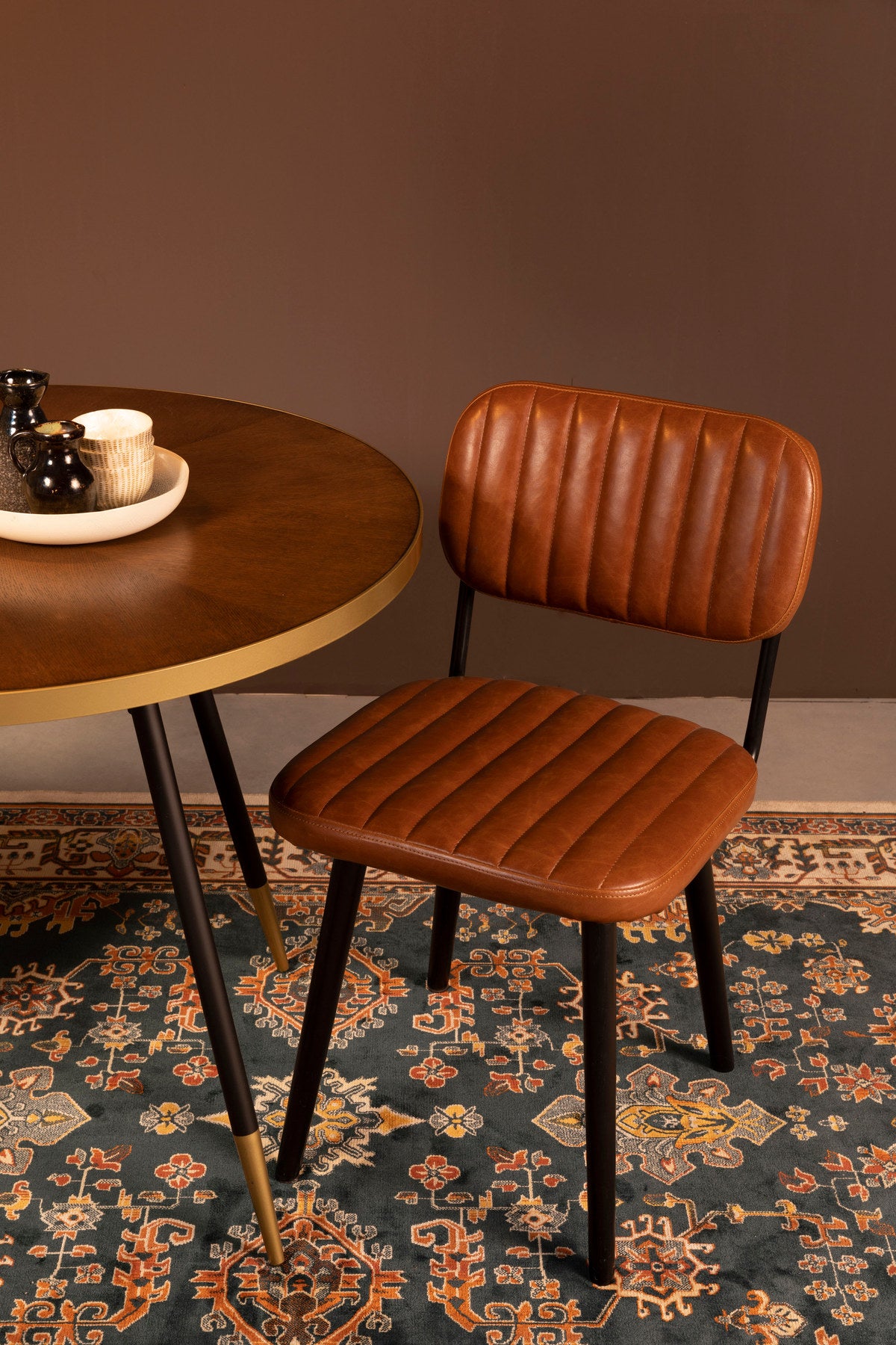Stuhl JAKE WORN in Braun präsentiert im Onlineshop von KAQTU Design AG. Stuhl ist von White Label Living