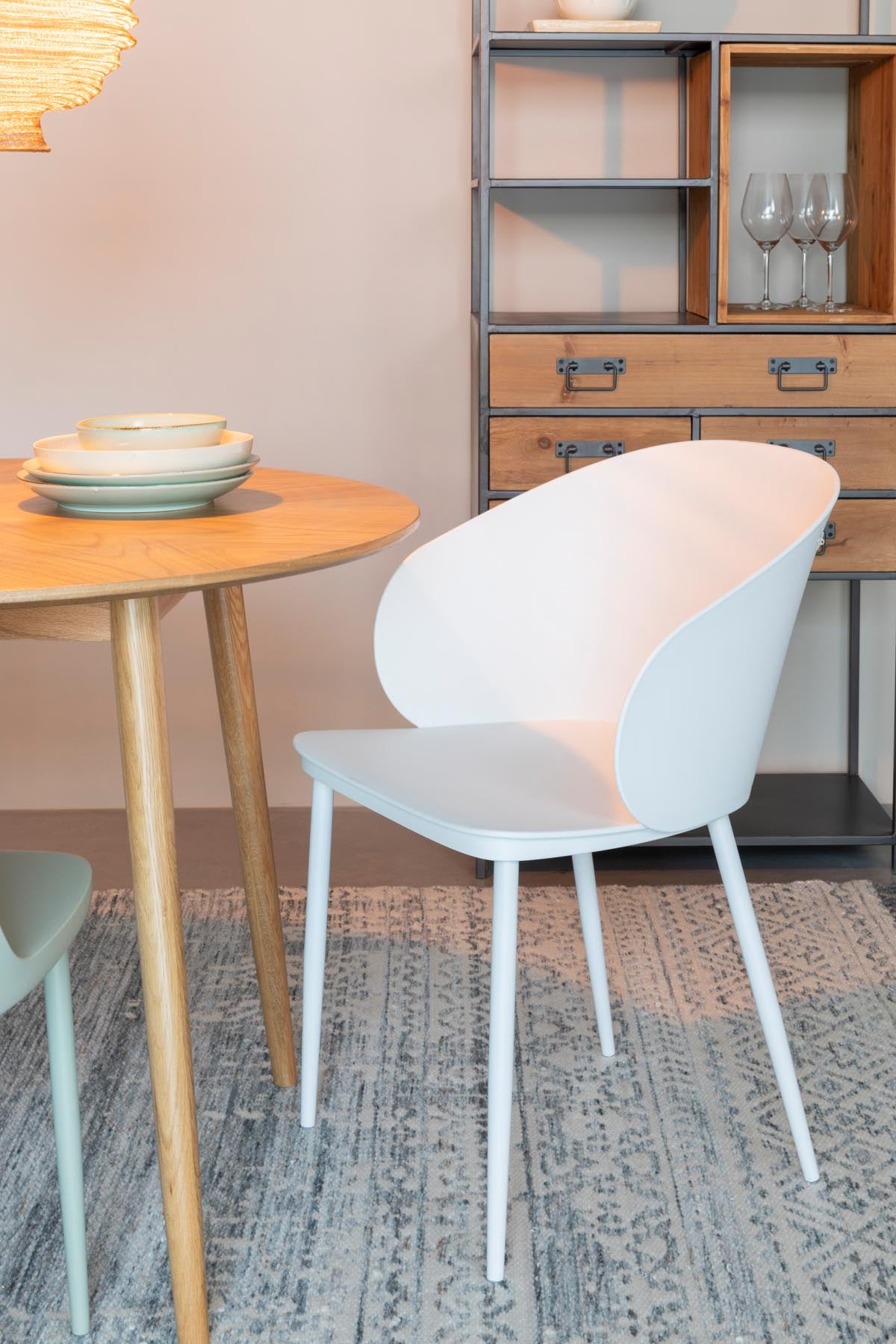 Stuhl GIGI in Weiss präsentiert im Onlineshop von KAQTU Design AG. Stuhl ist von White Label Living