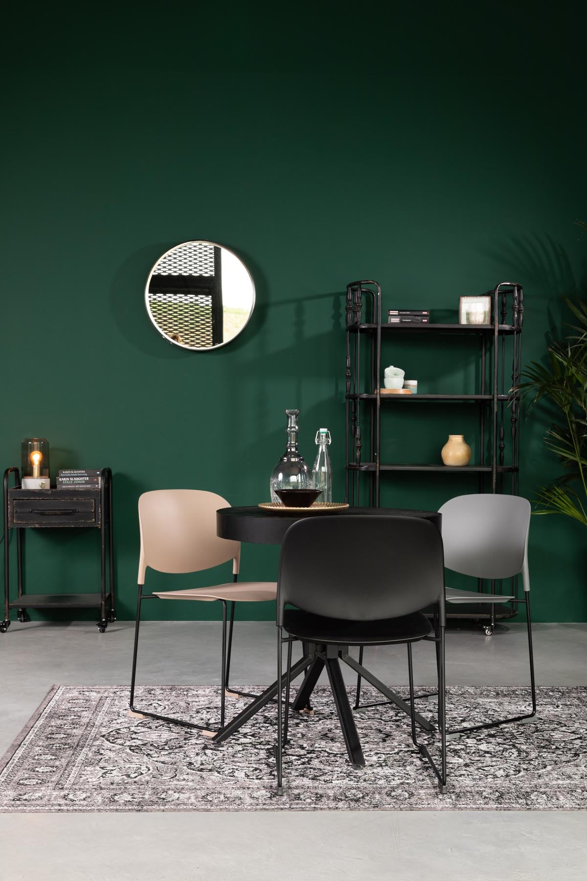 Stuhl STACKS in Schwarz präsentiert im Onlineshop von KAQTU Design AG. Stuhl ist von White Label Living