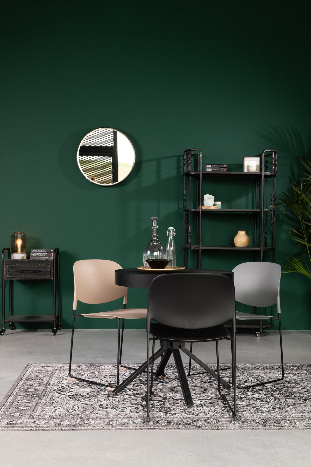 Stuhl STACKS in Schwarz präsentiert im Onlineshop von KAQTU Design AG. Stuhl ist von White Label Living