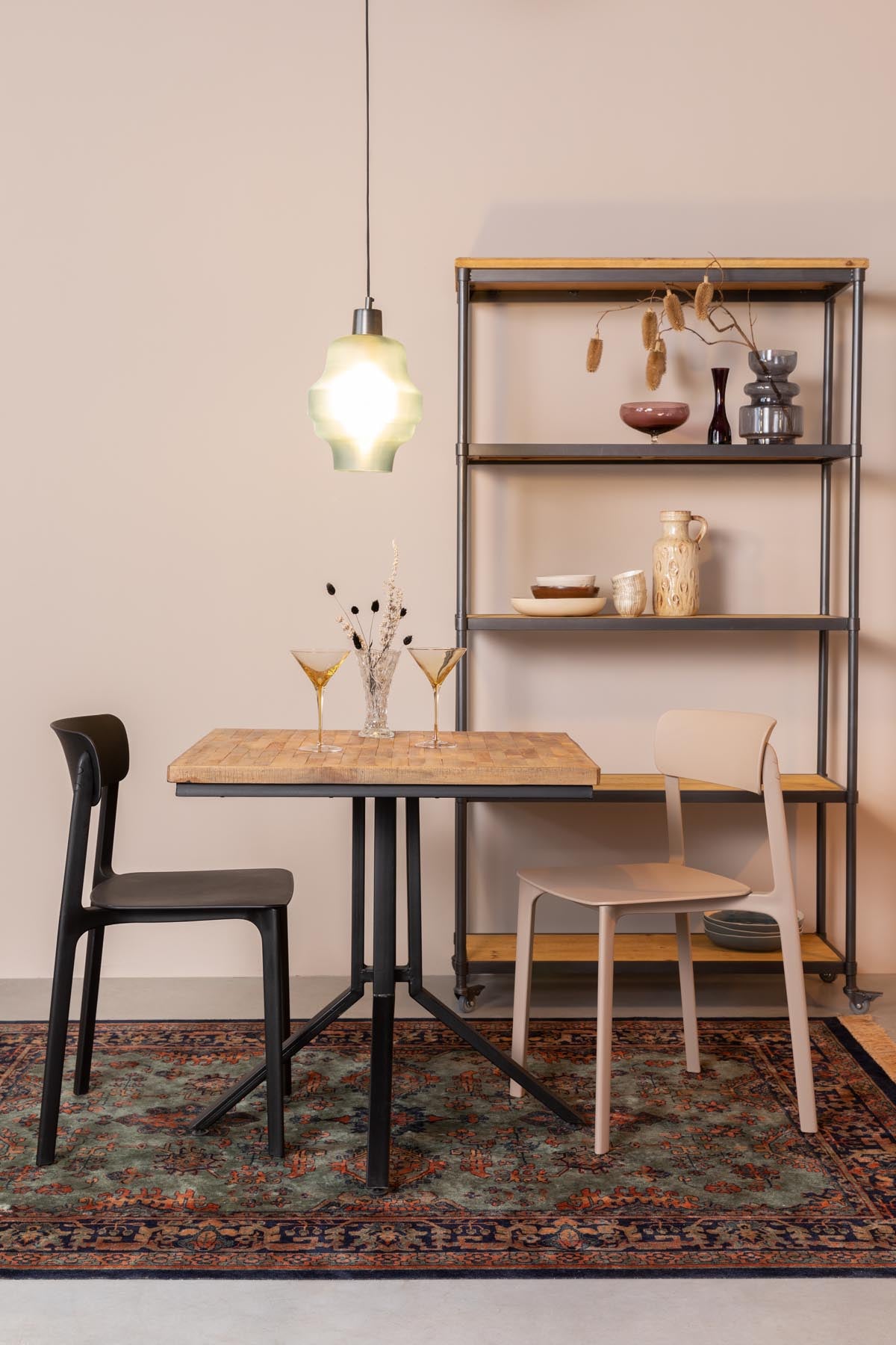 Stuhl Clive in Schwarz präsentiert im Onlineshop von KAQTU Design AG. Stuhl ist von White Label Living