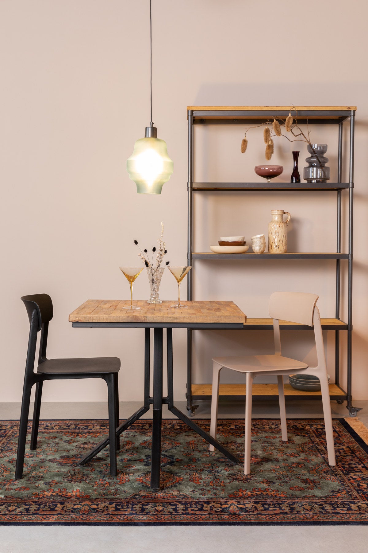 Stuhl Clive in Schwarz präsentiert im Onlineshop von KAQTU Design AG. Stuhl ist von White Label Living