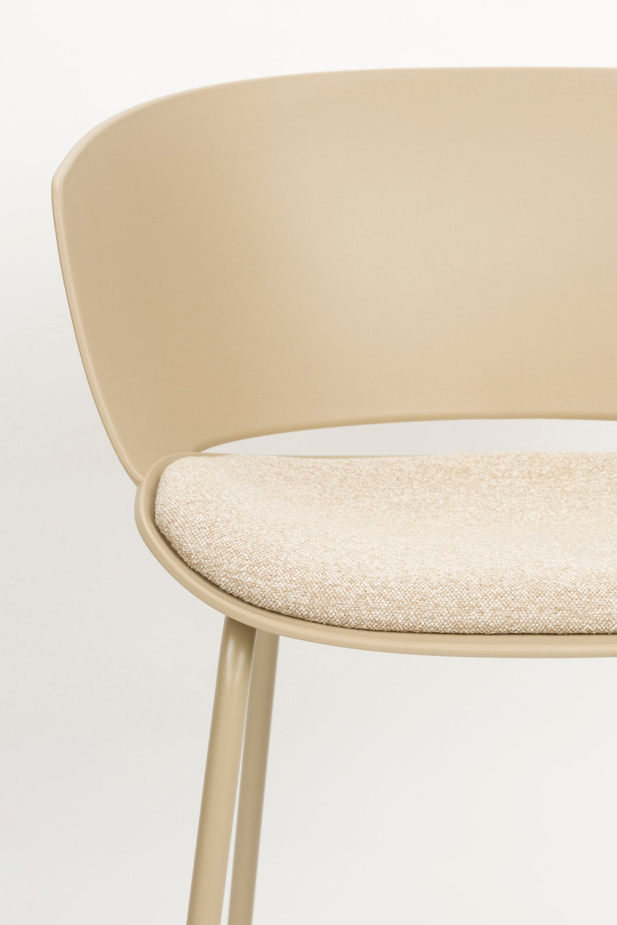Stuhl Jessica Beige in beige präsentiert im Onlineshop von KAQTU Design AG. Stuhl mit Armlehne ist von White Label Living