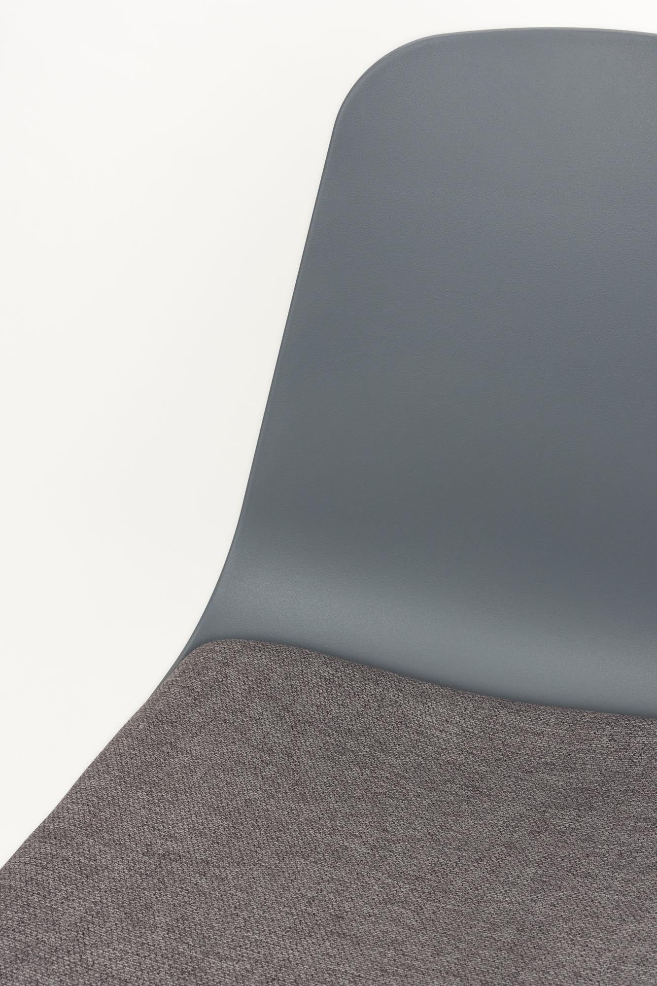 Der Jeffrey Stuhl von White Label Living bietet modernes Design, bequemen Sitzkomfort und hochwertige Materialien.
