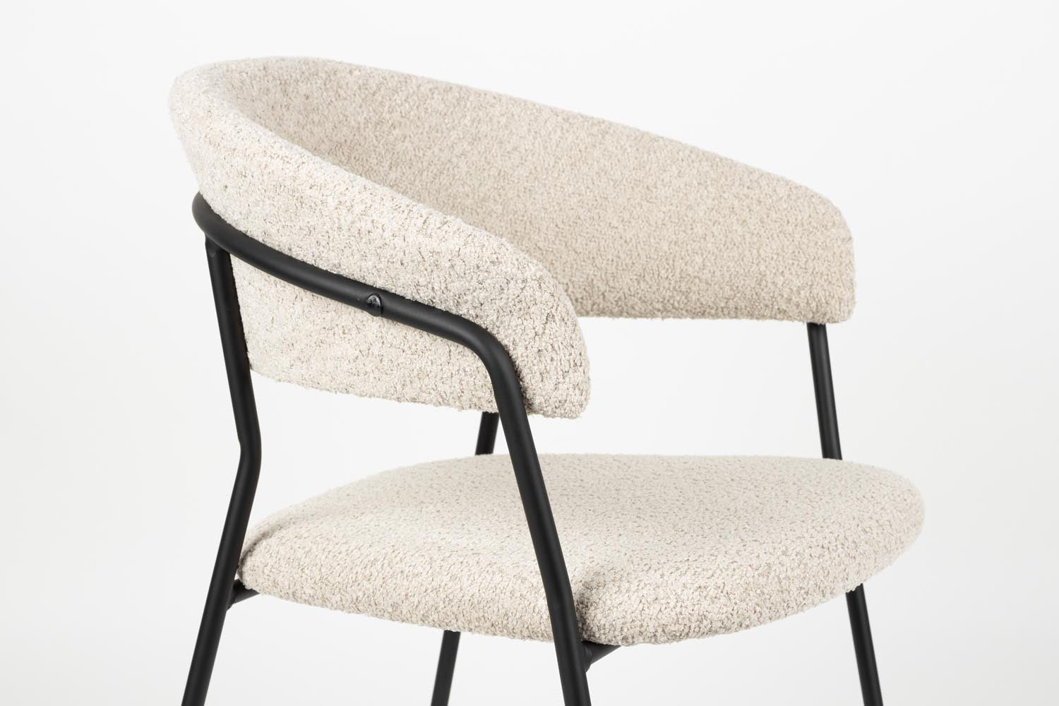 Armlehnstuhl Zeri Black in beige präsentiert im Onlineshop von KAQTU Design AG. Stuhl mit Armlehne ist von White Label Living