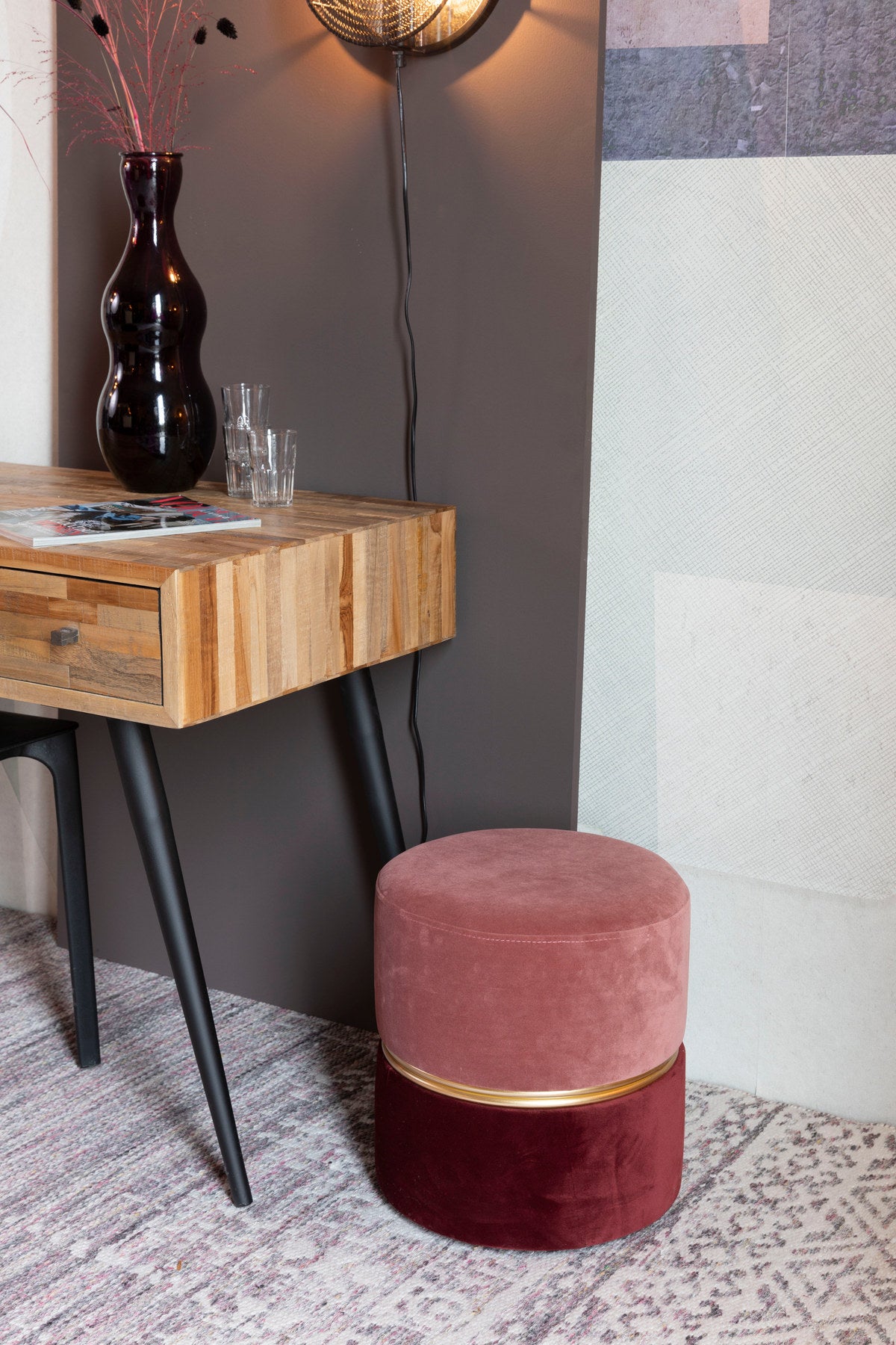 Hocker BUBBLY in Rosa/Bordeaux präsentiert im Onlineshop von KAQTU Design AG. Pouf ist von White Label Living