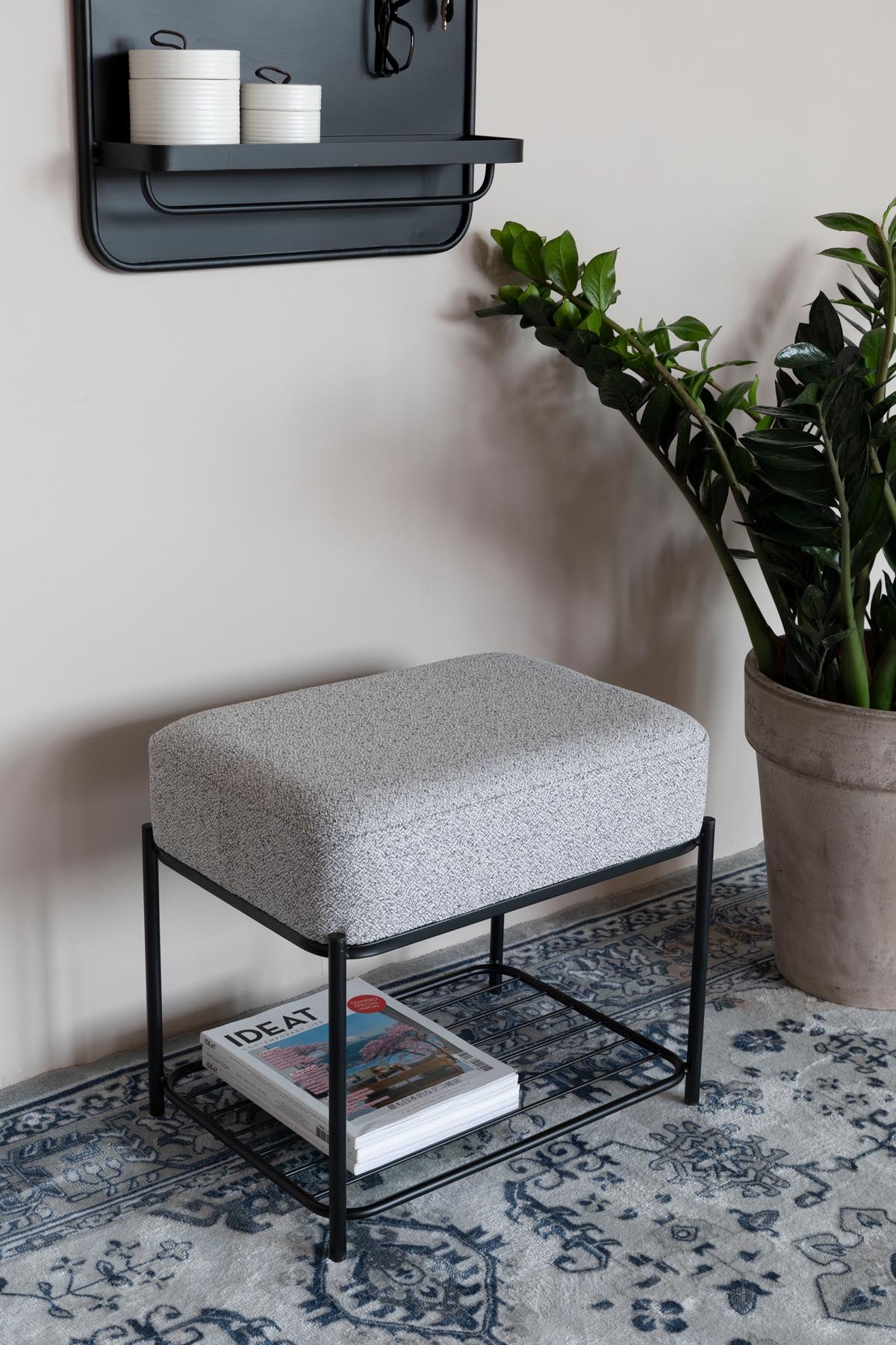 Hocker Milou in Grau/Schwarz präsentiert im Onlineshop von KAQTU Design AG. Hocker ist von White Label Living